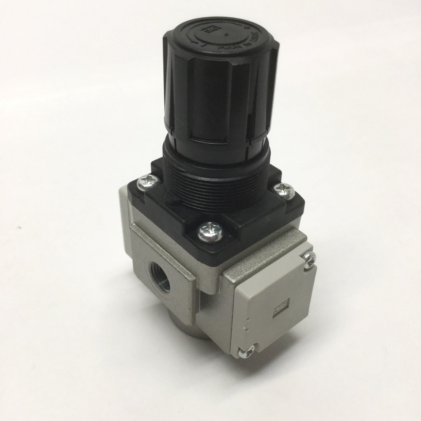 Used SMC AR20-N01E-Z Pressure Regulator 7-125psi, 1/8" NPT, 0-150psi Embedded Gauge