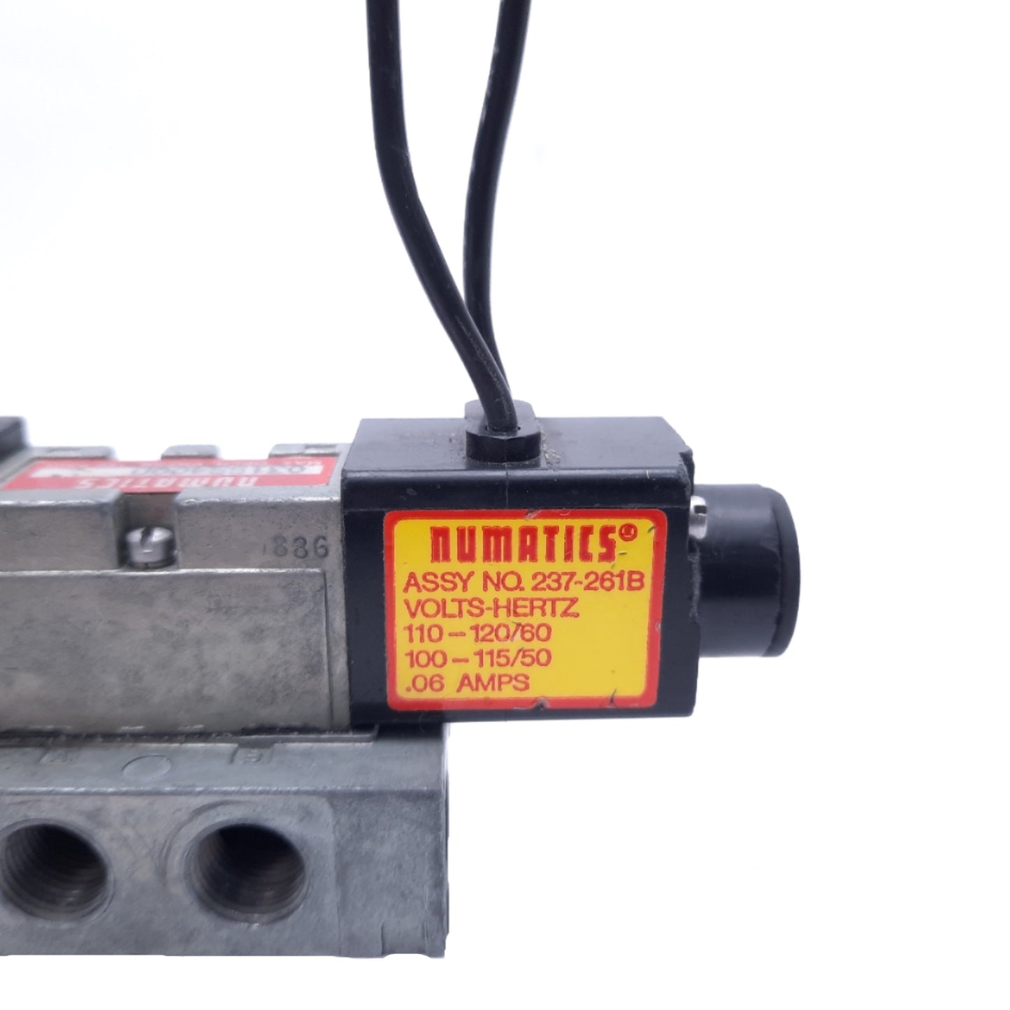 Used Numatics 031SS4000 Solenoid Valve 150 PSIG With 237-572B And 237-261B Solenoids