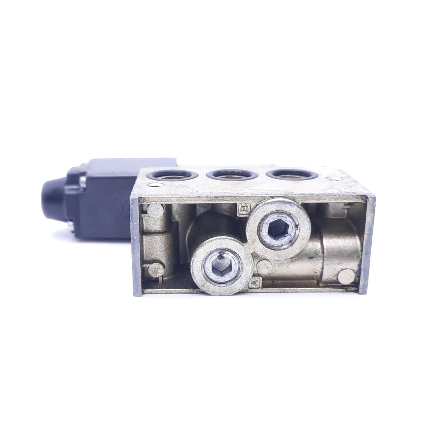 Used Numatics 031SA415E 150 PSIG Solenoid Valve & Base With 236-115B Solenoid, 24 VDC