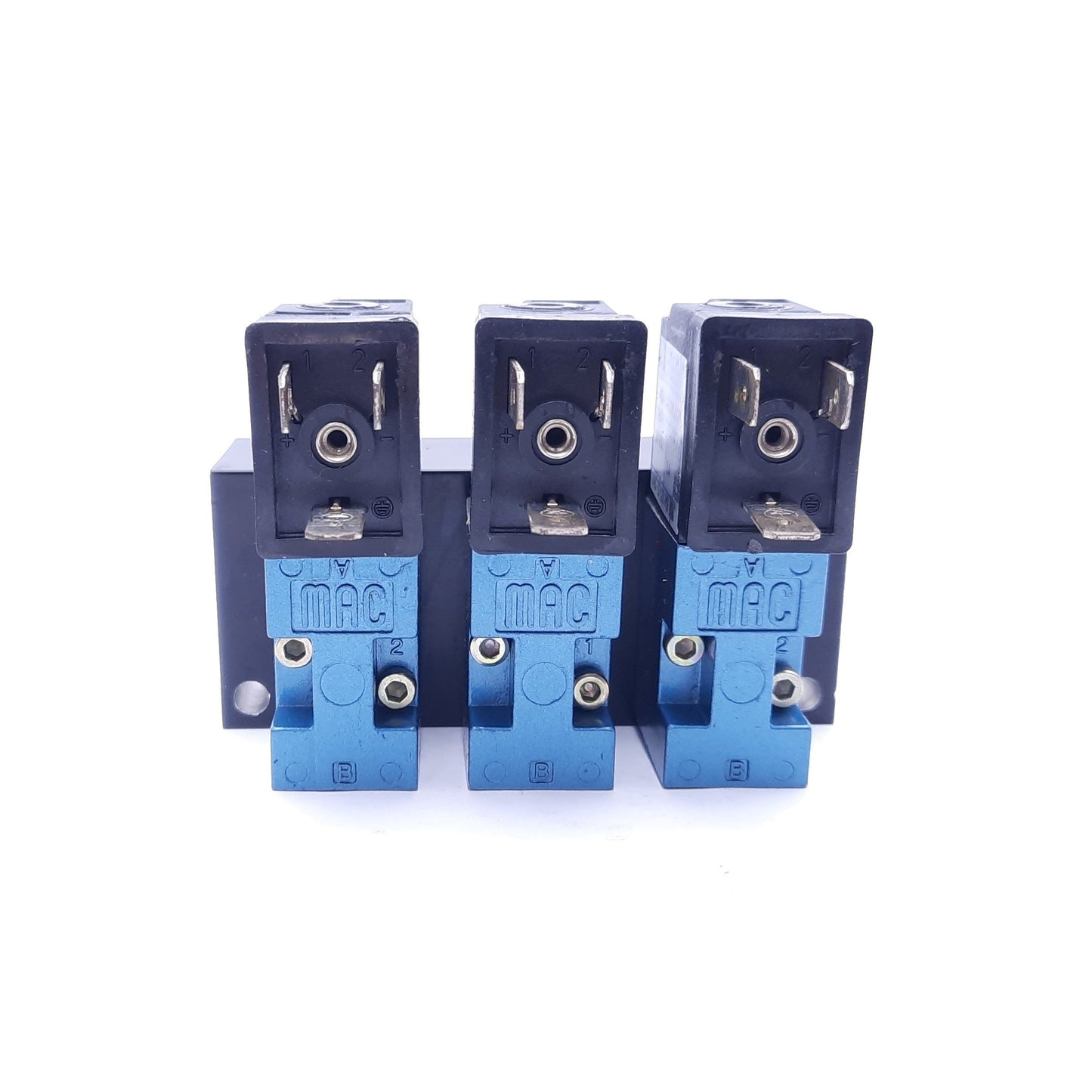 Used Bank Of (3) Mac 45A-L00-DDAJ-1JM Solenoid Valves, 4 Port Manifold, 24VDC, 120PSI
