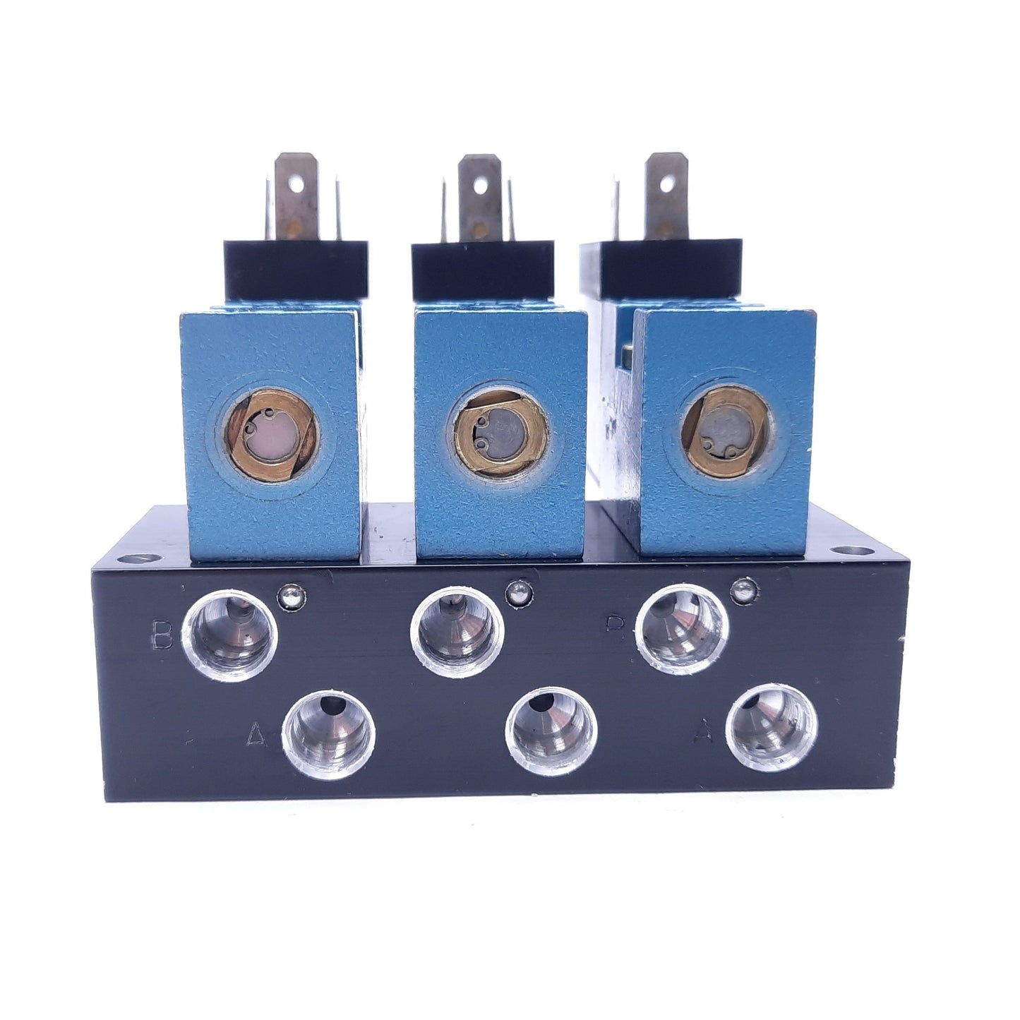 Used Bank Of (3) Mac 45A-L00-DDAJ-1JM Solenoid Valves, 4 Port Manifold, 24VDC, 120PSI