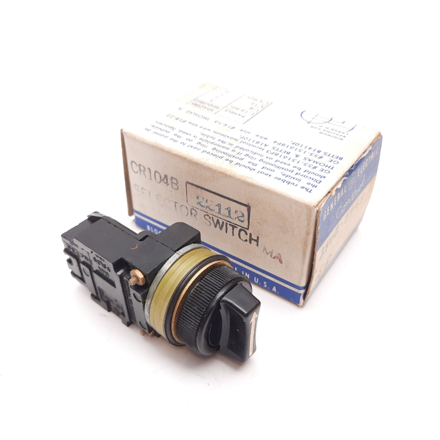New – Open box General Electric CR104B Selector Switch, 3-Position Momentary, 150V Max