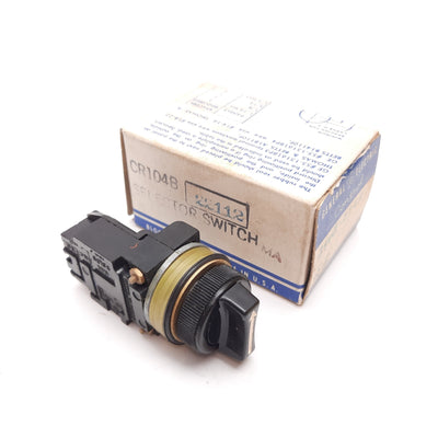 New – Open box General Electric CR104B Selector Switch, 3-Position Momentary, 150V Max
