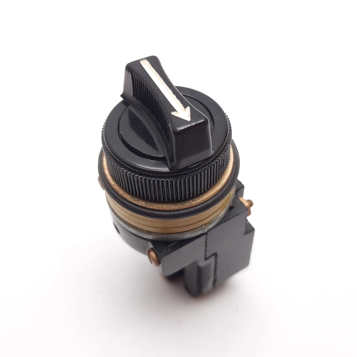 New – Open box General Electric CR104B Selector Switch, 3-Position Momentary, 150V Max