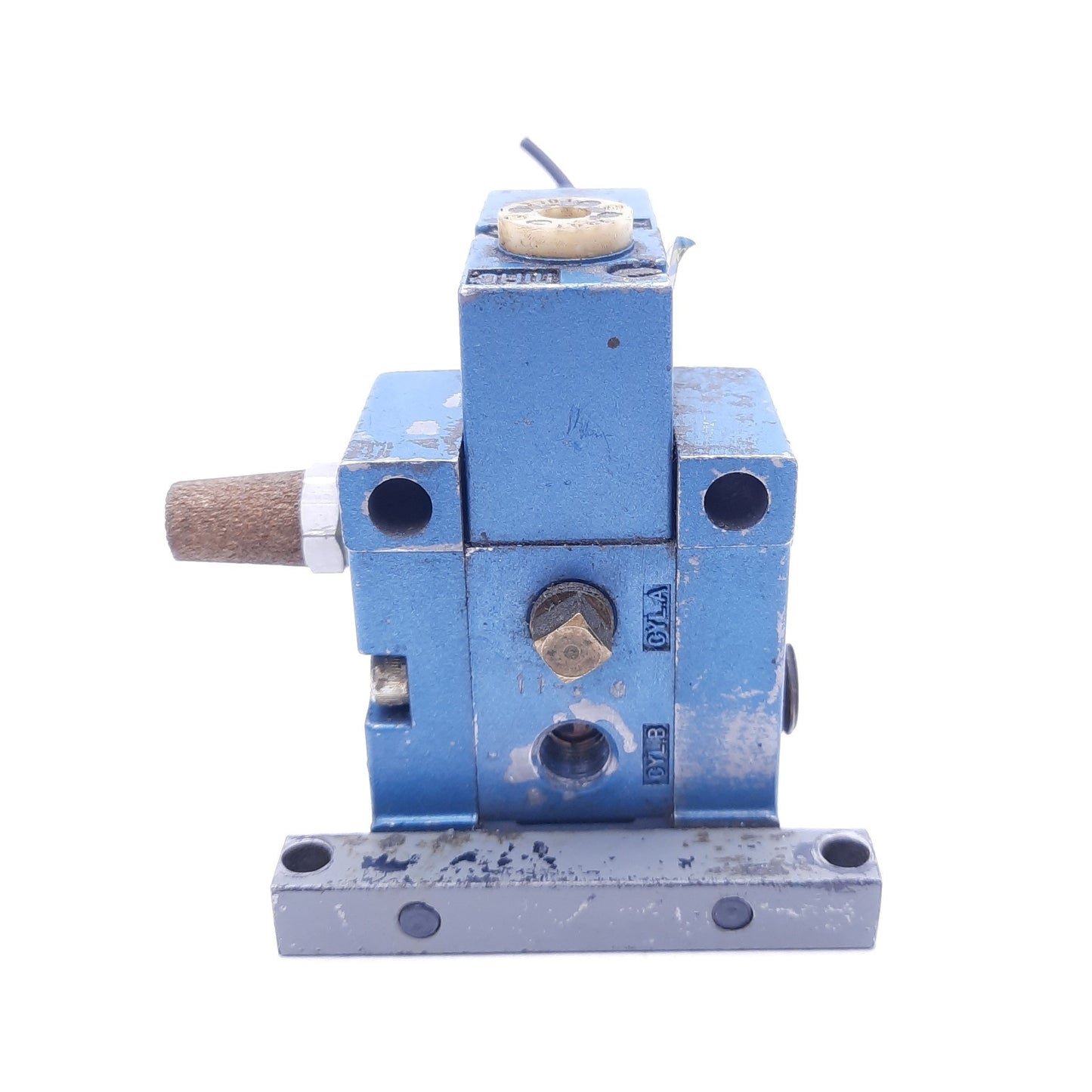 Used MAC 614B-11-501RA Solenoid Valve Assembly, 24 VDC, 150 PSI, 2 Port, 1/8" NPT
