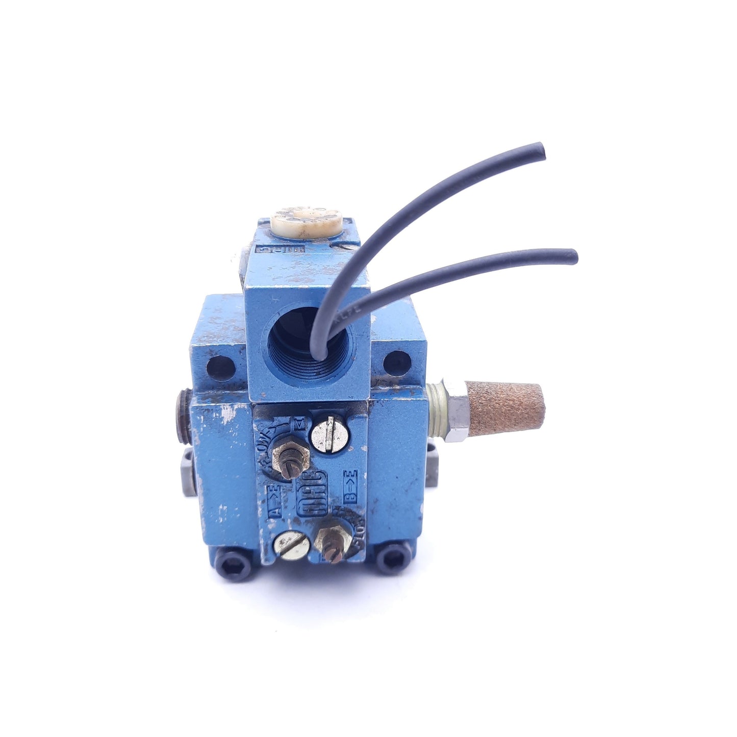 Used MAC 614B-11-501RA Solenoid Valve Assembly, 24 VDC, 150 PSI, 2 Port, 1/8" NPT