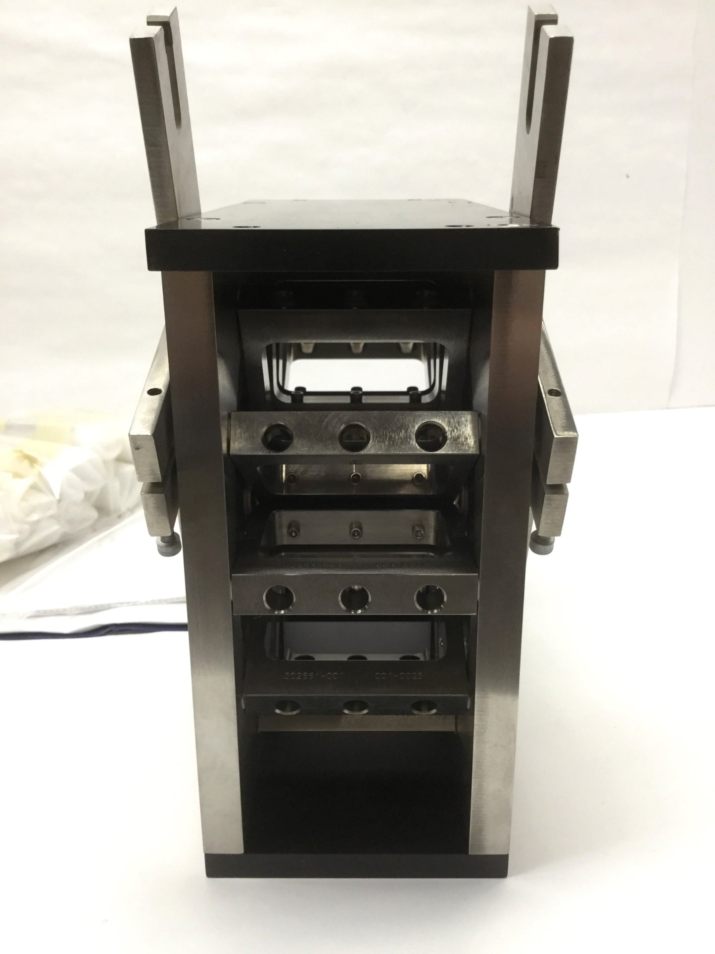 Used Machine Solutions 301105-02H Stent Crimper Head, 70mm Length, 0.5-10mm Diameter