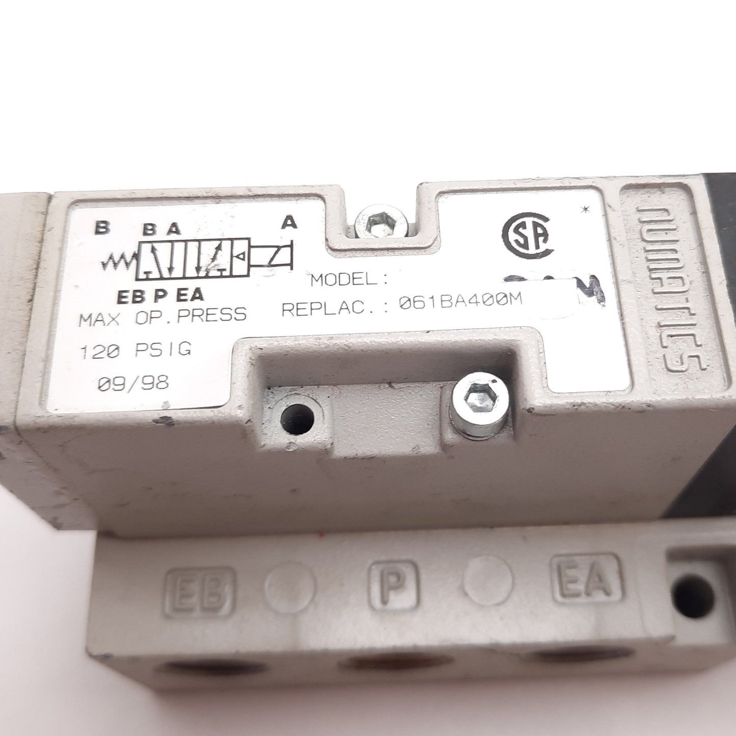 Used Numatics 061BA400M Solenoid Valve, 2-Position 5-Port, 24VDC 2.5W 120psi 1/4" NPT
