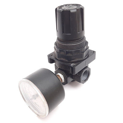 Used Wilkerson R00-02-000 Pneumatic Regulator, 0-125psi, 1/4" NPT, W/ 0-160psi Gauge