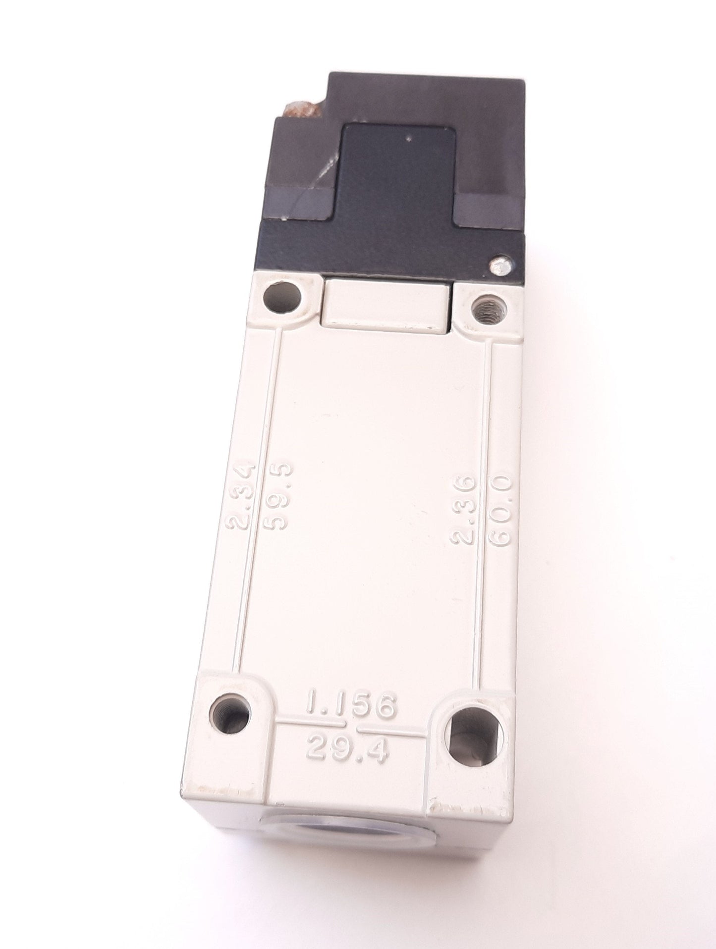 Used Telemecanique XSF-H153359 Inductive Proximity Switch 10-30VDC 0.2A, PNP, 15-20mm