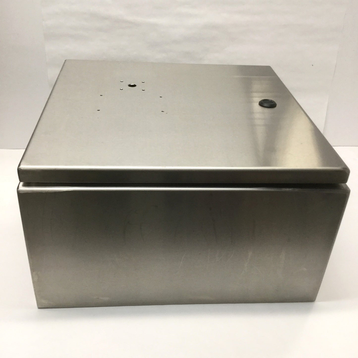 Used Saginaw SCE-16EL1608SSLP Stainless Steel Enclosure Cabinet Box 16" x 16" x 8"