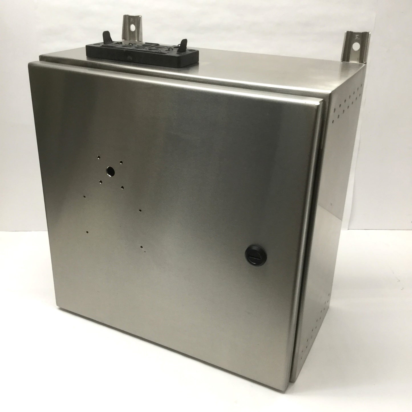 Used Saginaw SCE-16EL1608SSLP Stainless Steel Enclosure Cabinet Box 16" x 16" x 8"