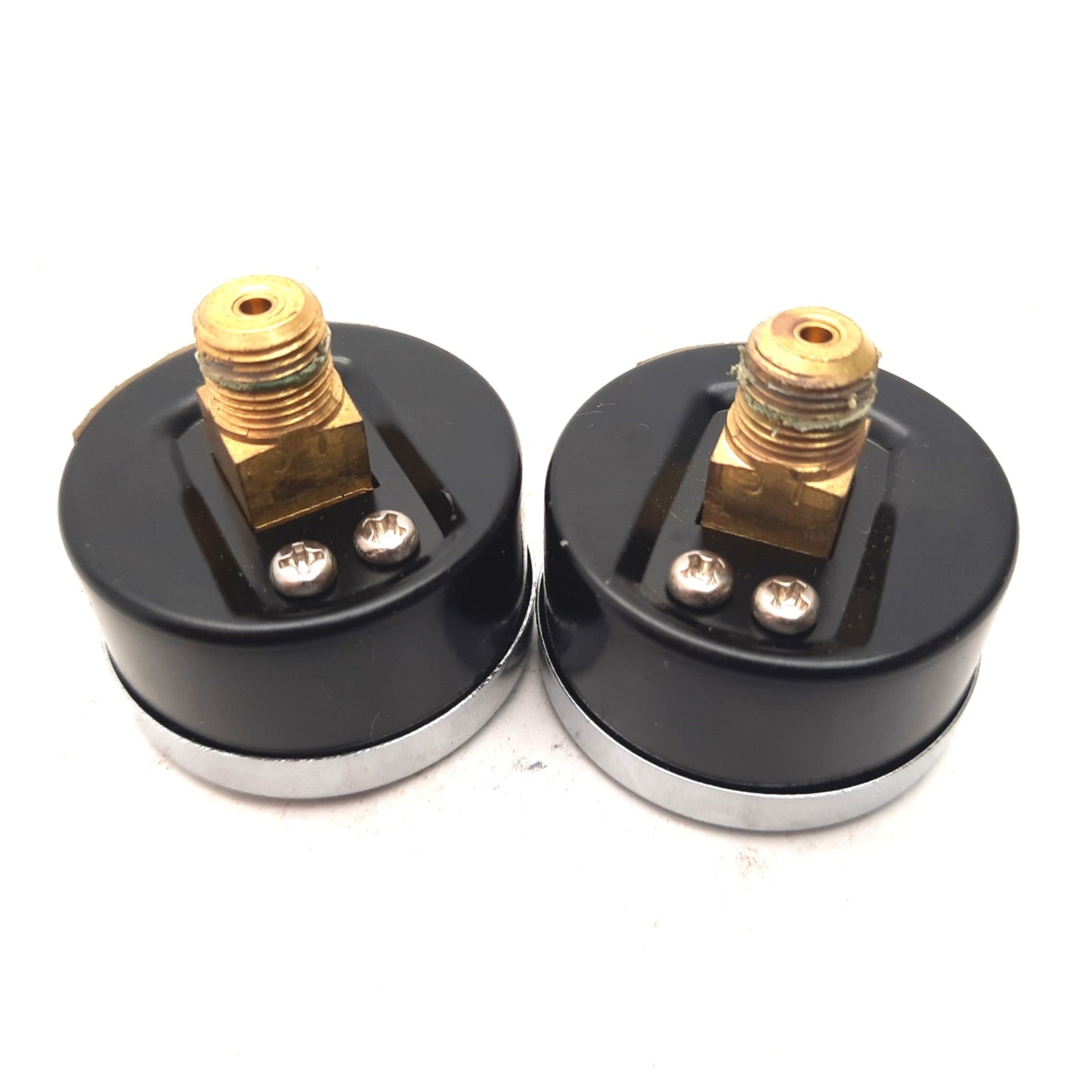 Used Lot of 2 Pressure Gauges 30 PSI 1/8" NPT Rear Mount OD: 2"