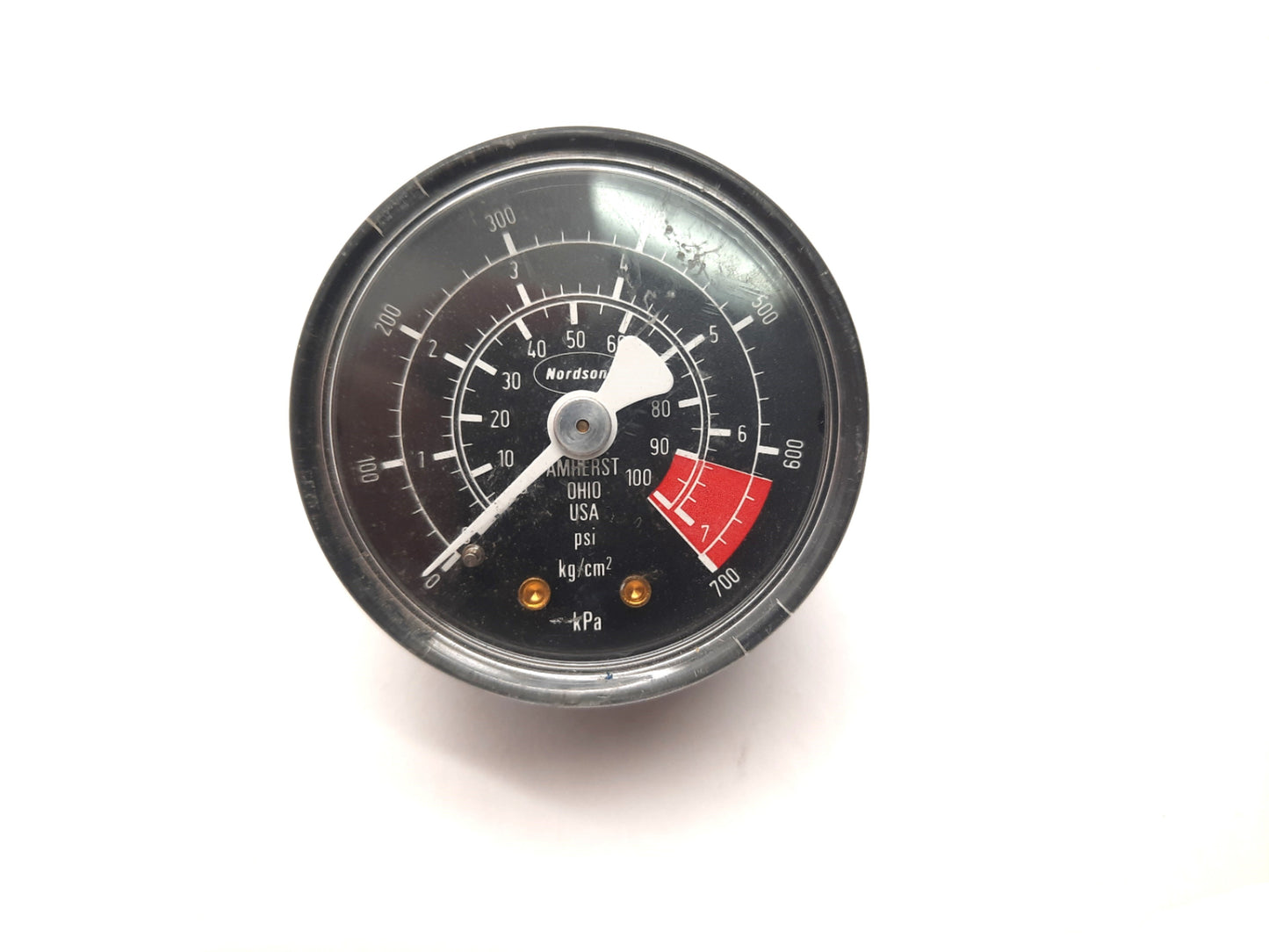 Used Nordson Pressure Gauge 100 PSI, 700 kPa, 7 kg/cm² 1/8 NPT OD: 2"