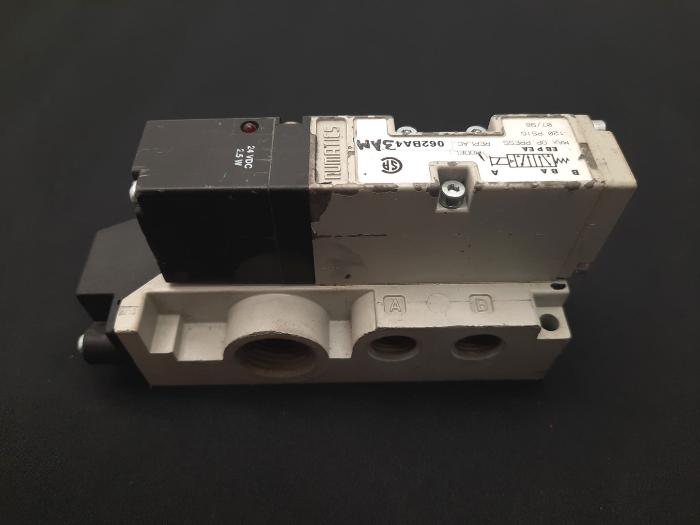 Used Numatics 062BA43AM Pneumatic Valve 2 Position 5 Port 1/4" NPT 24VDC