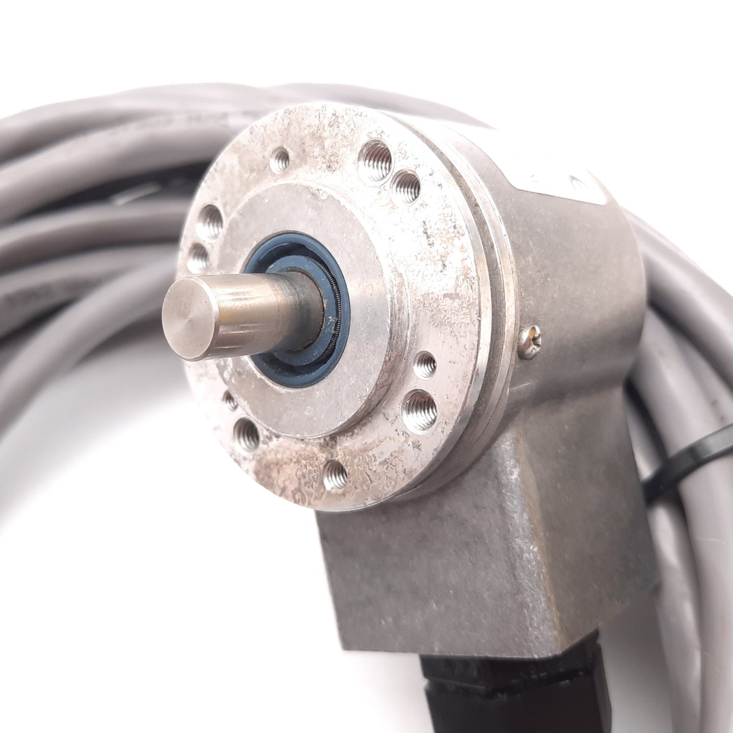 Used Allen Bradley 845T-HZ53PDN-9 Incremental Encoder, 2000PPR, 24VDC, 3/8" Dia, 9m