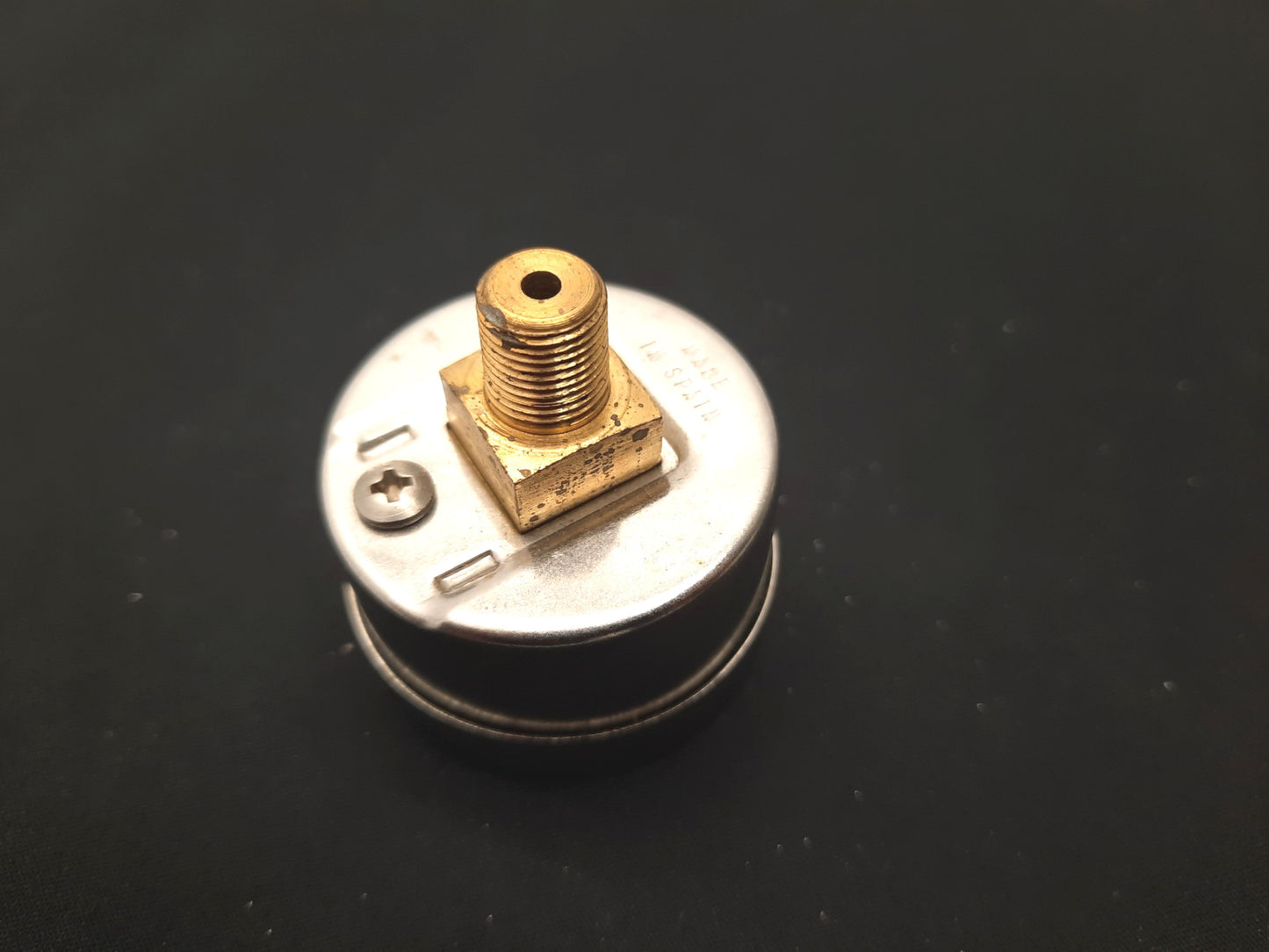 New – Open box McDaniel R7AL Pressure Gauges 15psi, 1/8" NPT, 1-1/2"