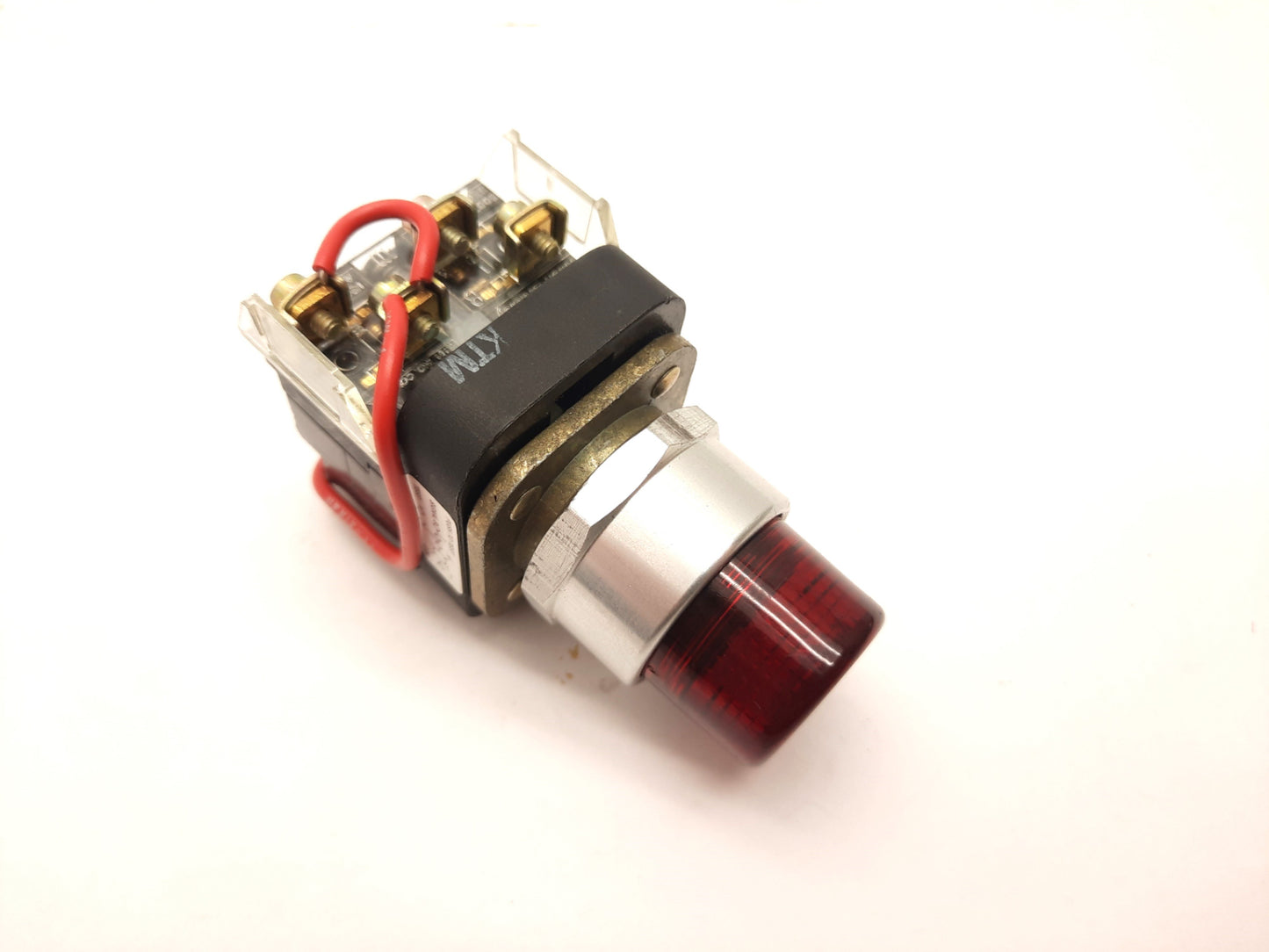 Used Allen Bradley 800T-PT16R Illuminated Push To Test Pilot light Button 120V Red