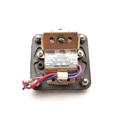 Used Barksdale D1S-A80 Diaphragm Pressure Switch 0.5-80psi 120-250VAC 10A, 480VAC 3A