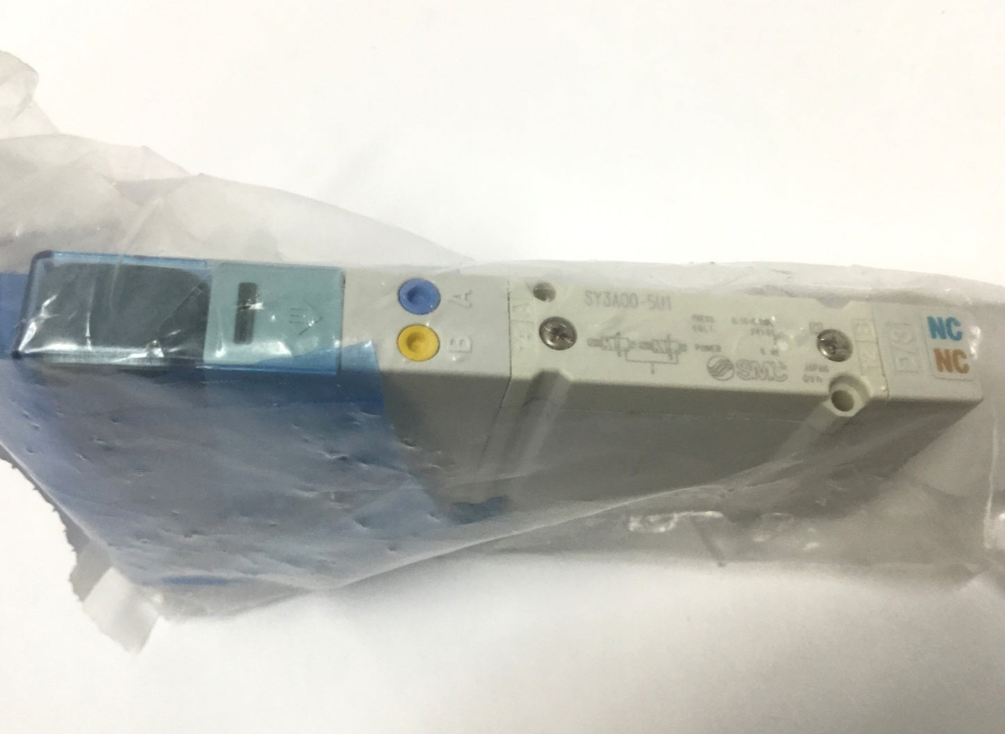 New SMC SY3A00-5U1 Double Solenoid Control Valve, 4-Position Dual 3-Port, NC, 24VDC