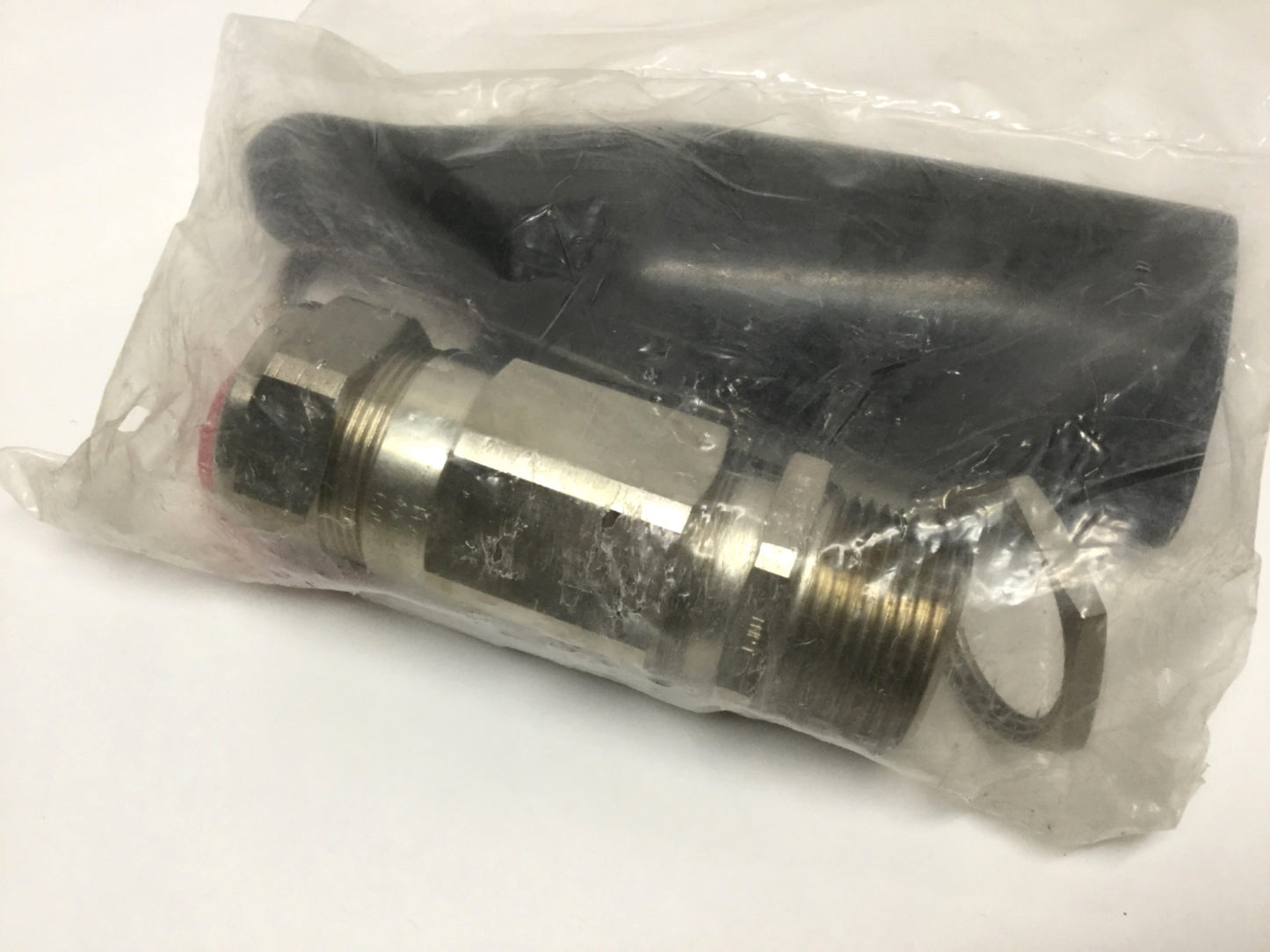 New Cooper Crouse Hinds TAB1K1/NP/25/100NPT Hazardous Location Cable Gland 1" NPT