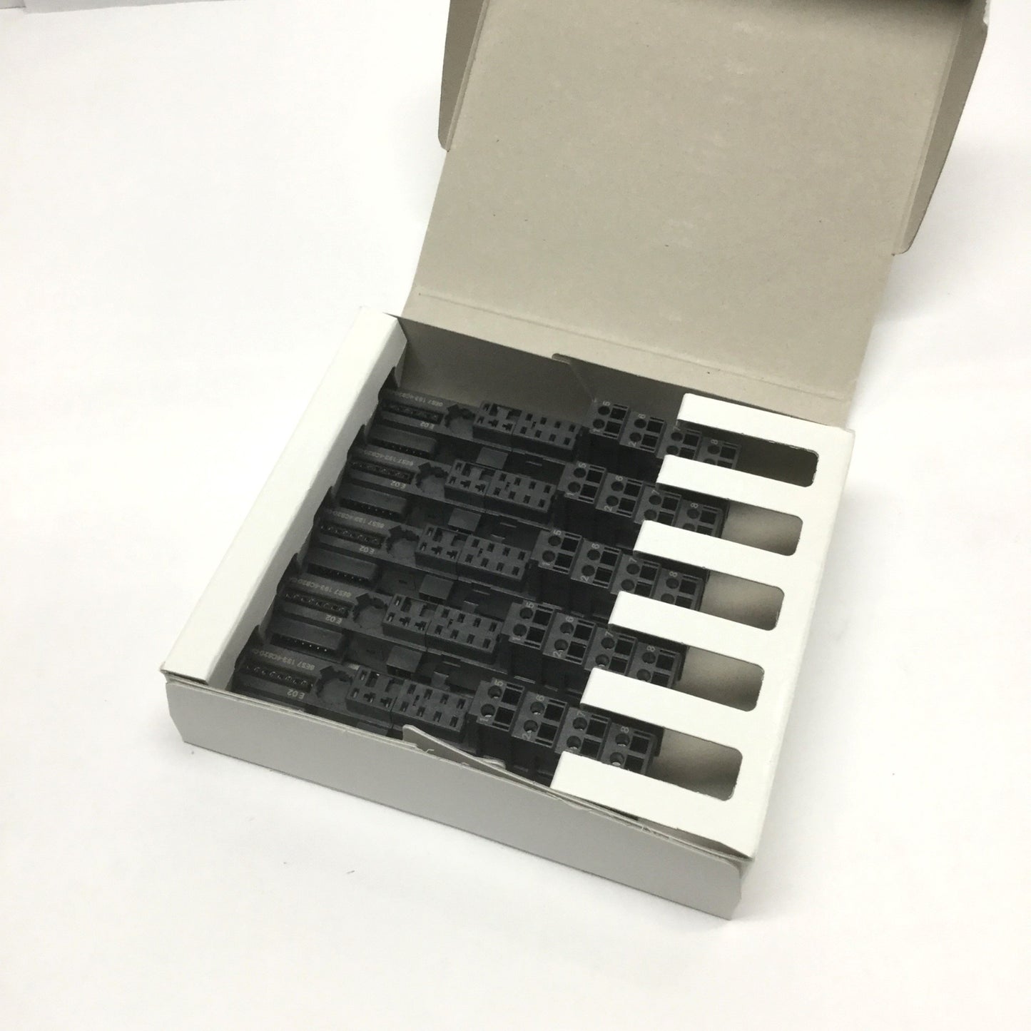 New – Open box Lot of 5 Siemens 6ES7 193-4CB20-0AA0 Simatic Terminal Base E-Stand Module