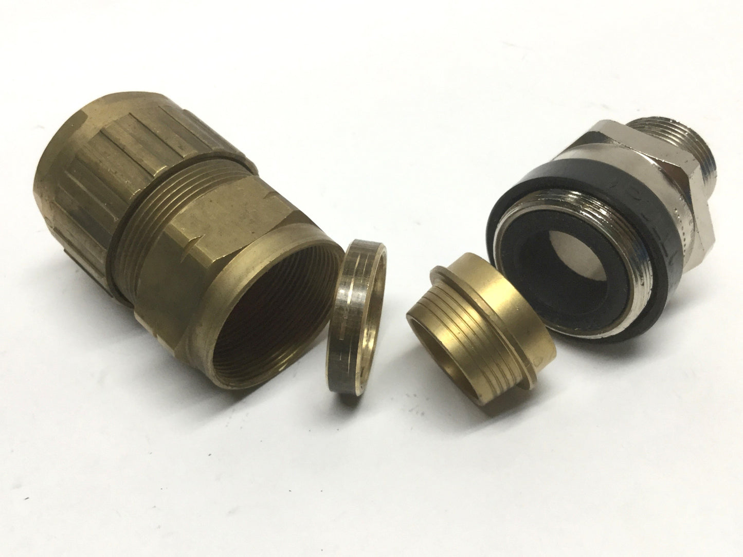 New – Open box Hawke 153 B X Industrial Brass Cable Gland 3/4" NPT Thread, 16.9-26mm