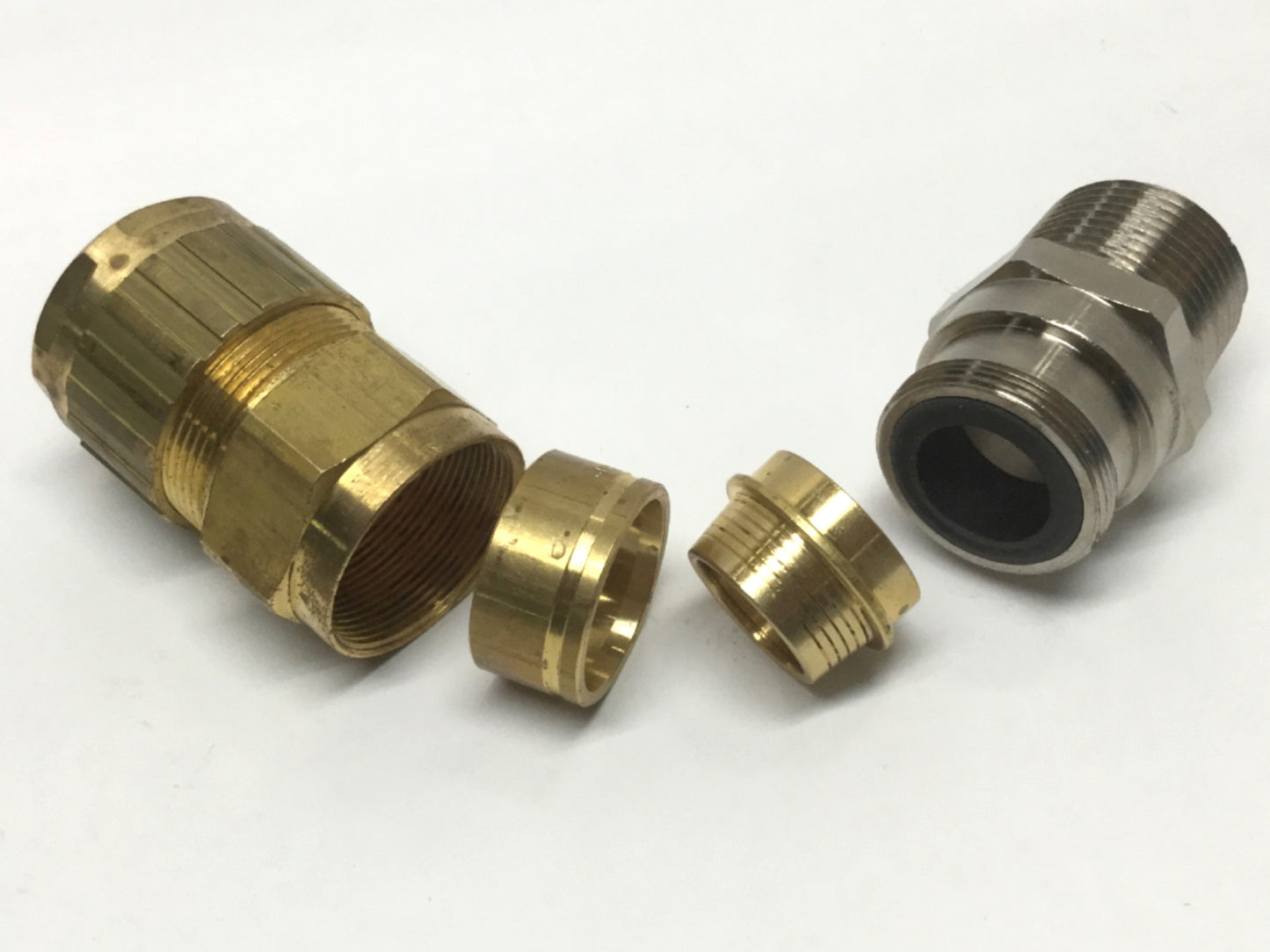 New – Open box Hawke 153/RAC B Industrial Brass Cable Gland 1" NPT Thread, 16.9-26mm