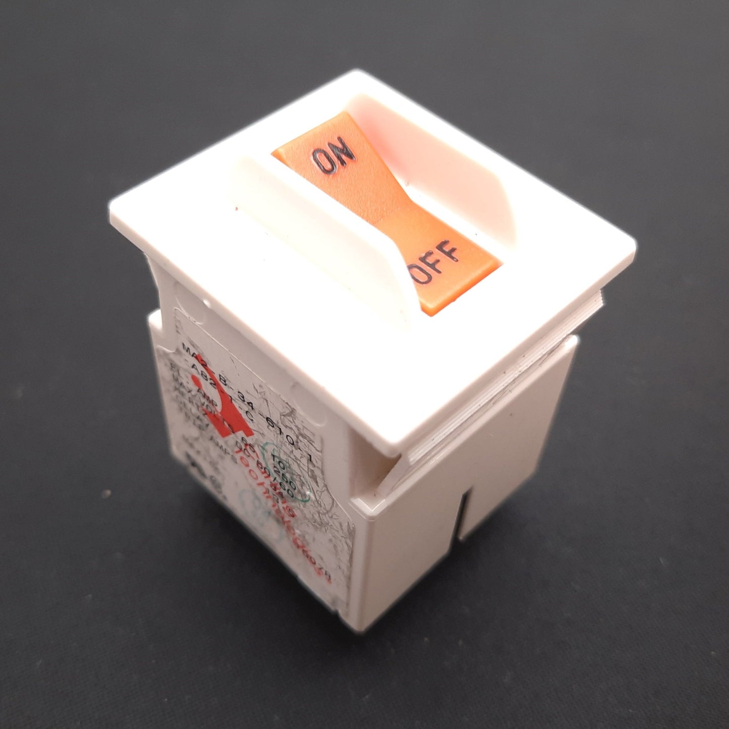 Used Carling Switch MA2-B-34-610-1-A82-1-C Circuit Breaker, 2-Pole, 10A 65VDC 250VAC