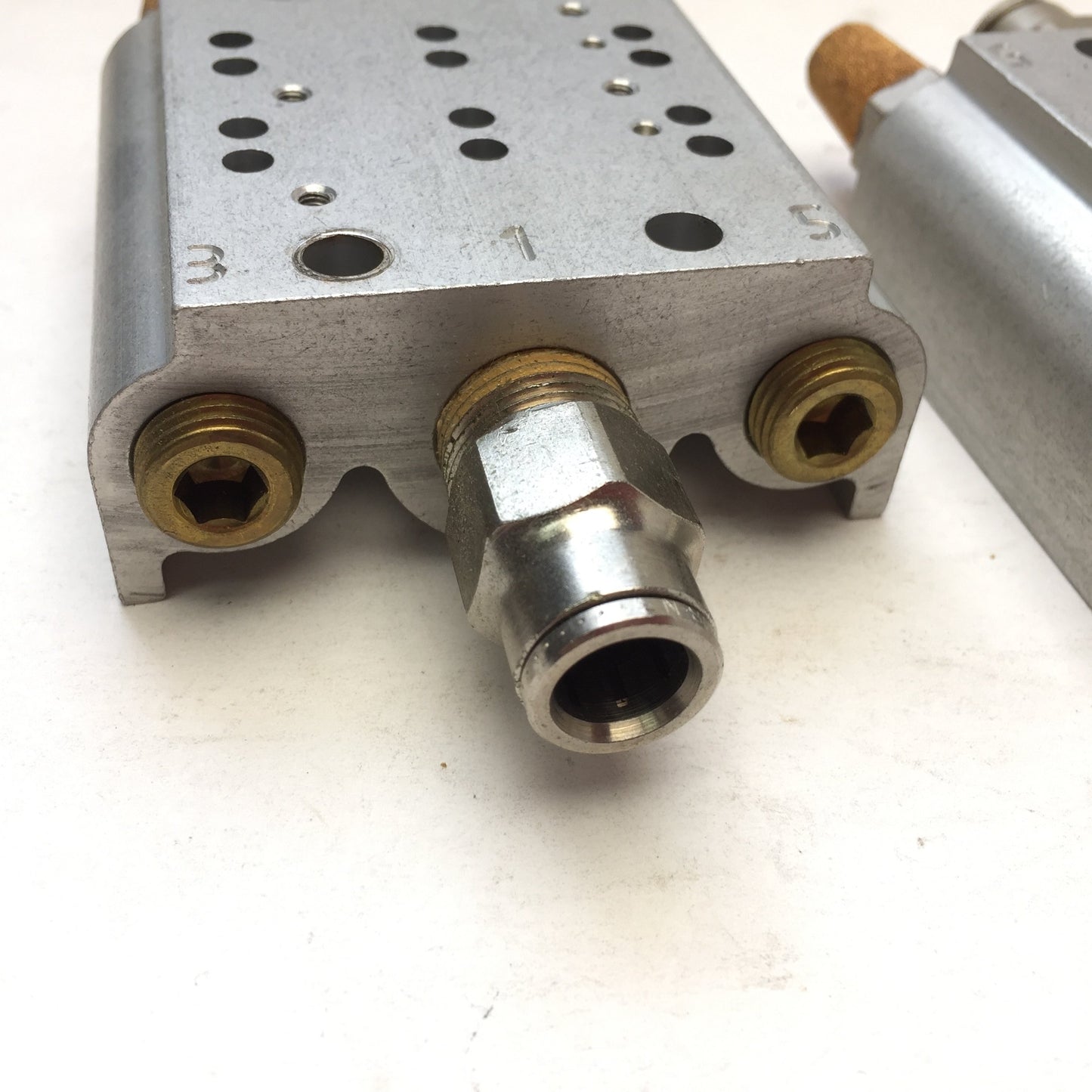 Used Lot of 2 Norgren 2-Station Manifold Plate Base for V14R517AB313A Solenoid Valves