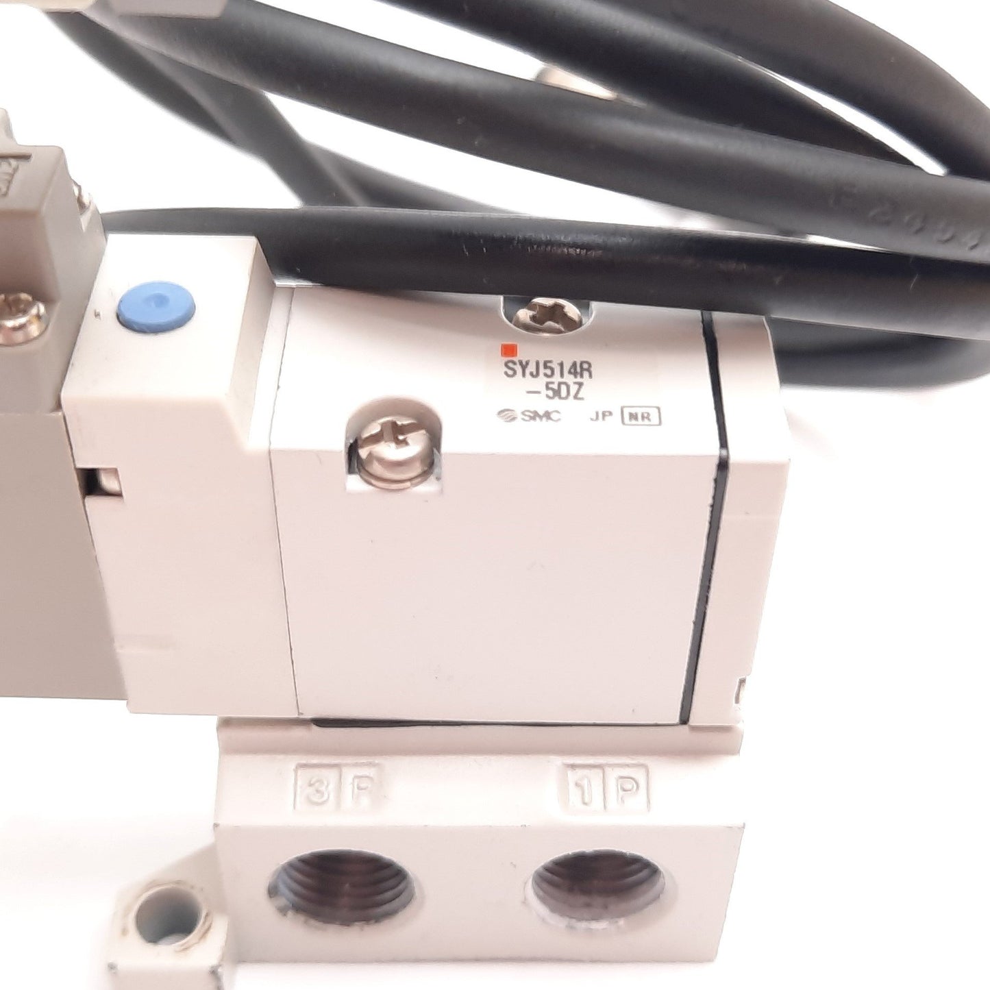 Used SMC SYJ514R-5DZ Solenoid Valve, 2-Position 3-Port, 24VDC, 0.15-0.7MPa, 1/4" NPT