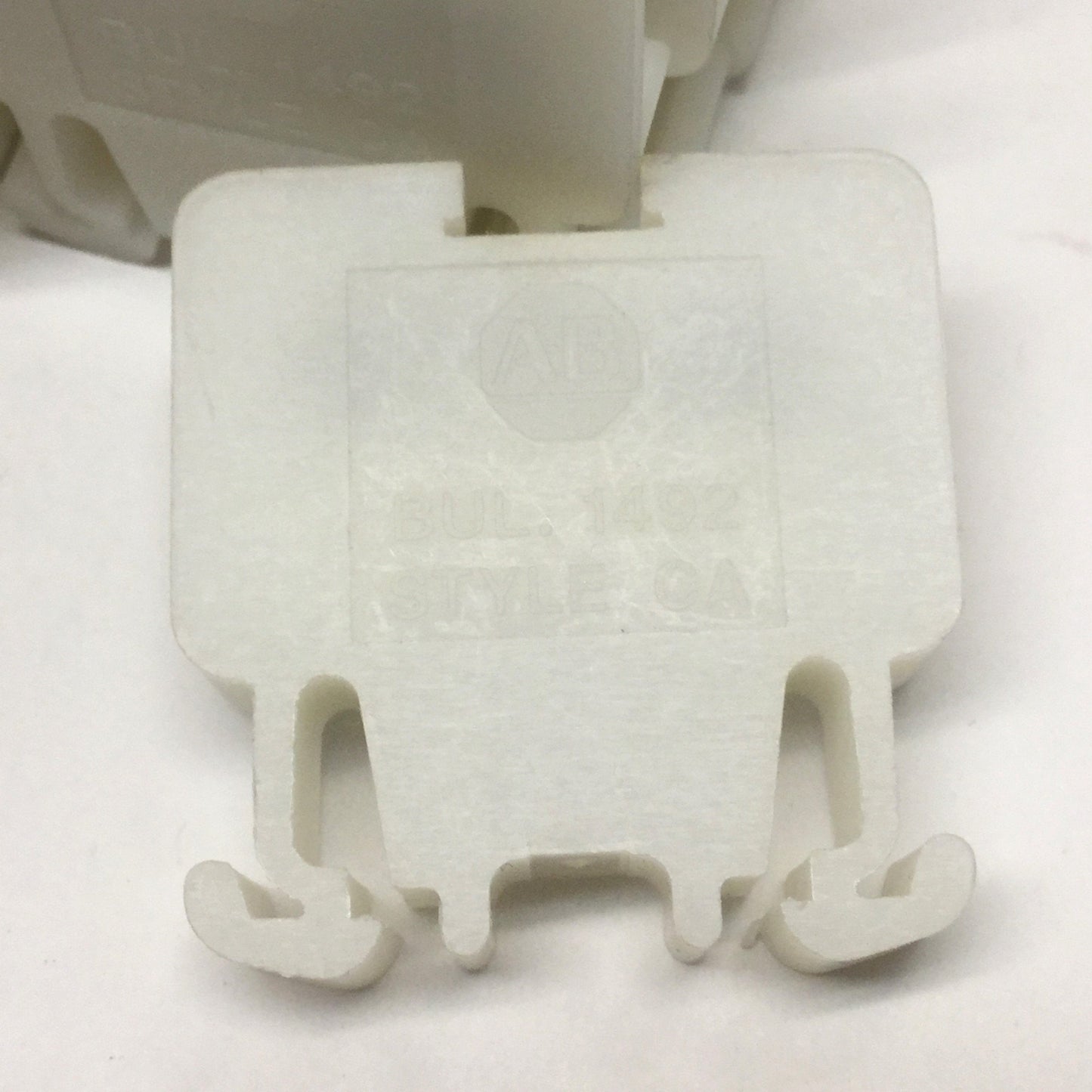 New – Open box Lot of 45 Allen Bradley 1492-CA1 Terminal Blocks Single-Circuit 55A 600V White