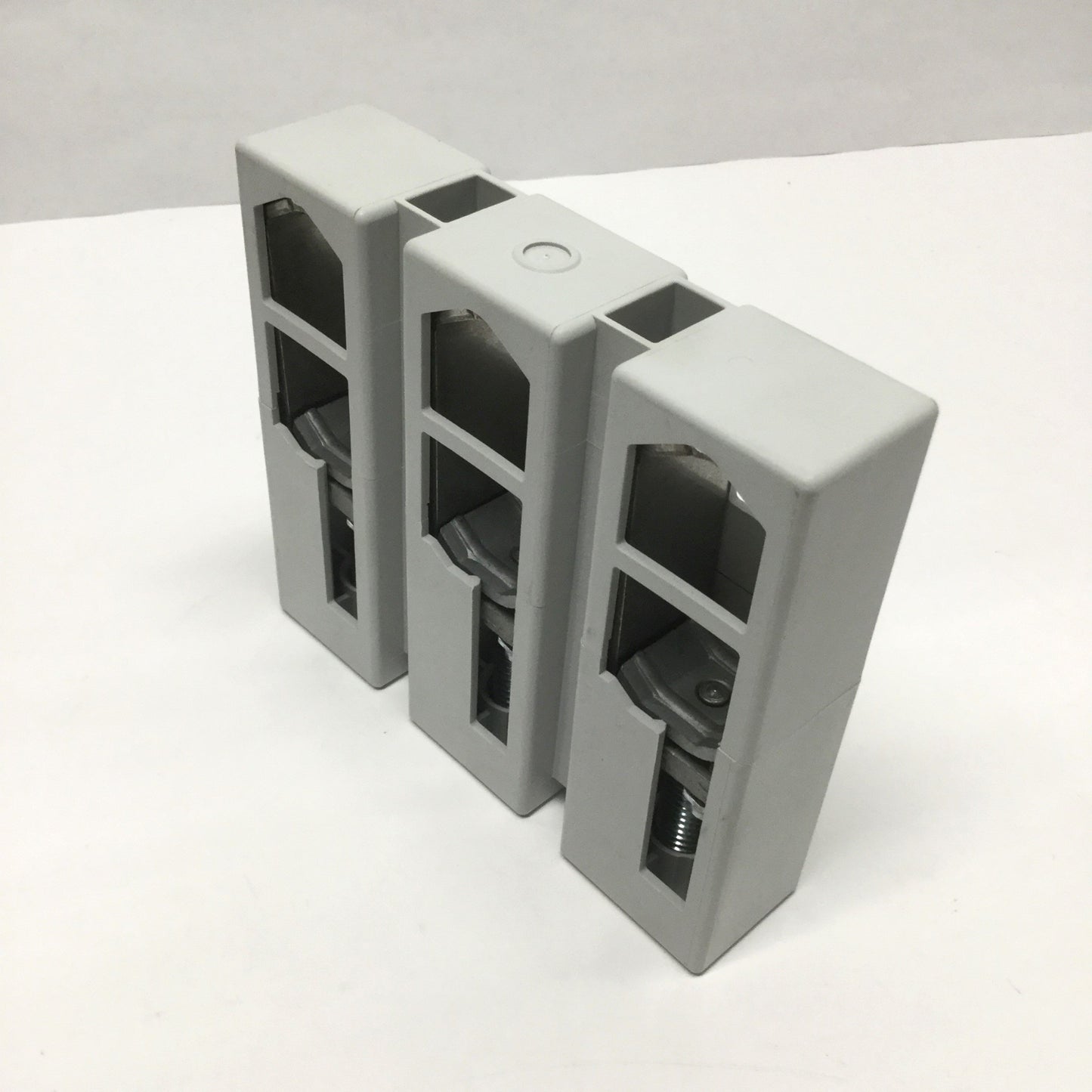 New – Open box Eaton DILM400-XKU-S Contactor Cable Terminal Block Lug Assembly Kit 400A