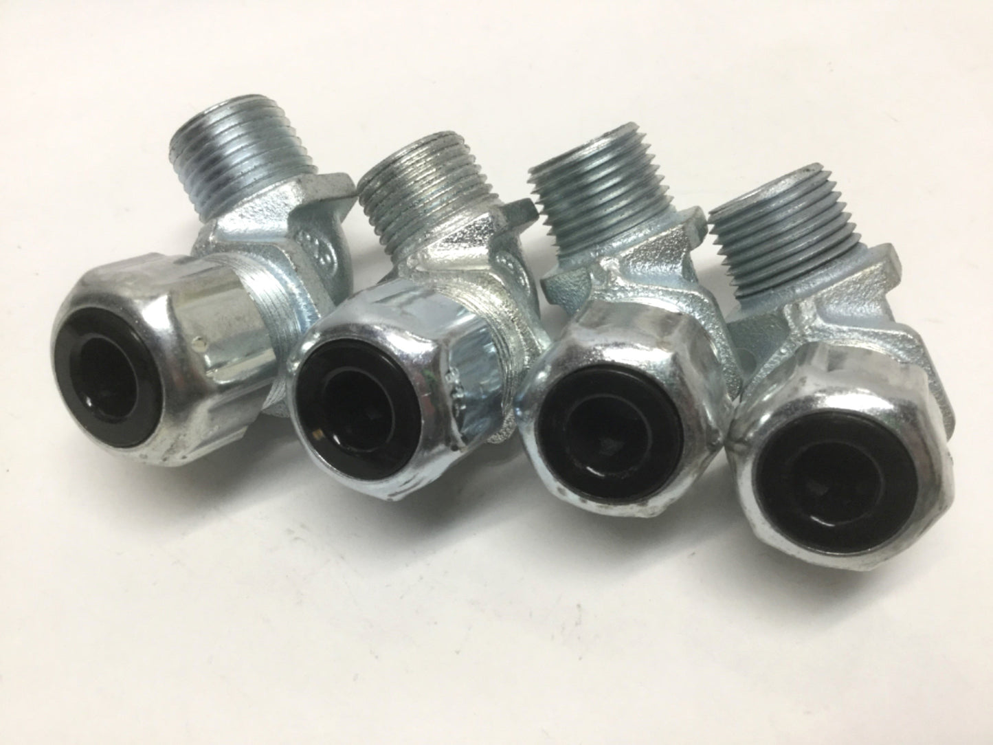 New – Open box Lot of 4 Thomas & Betts 4960 Liquidtight Cable Gland Strain Relief Fittings 1/2"