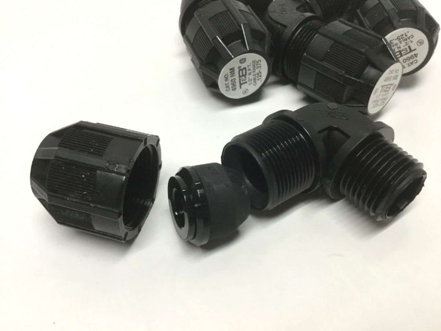New – Open box Lot of 4 Thomas & Betts 4960NM Liquidtight Cable Gland Strain Relief Fittings