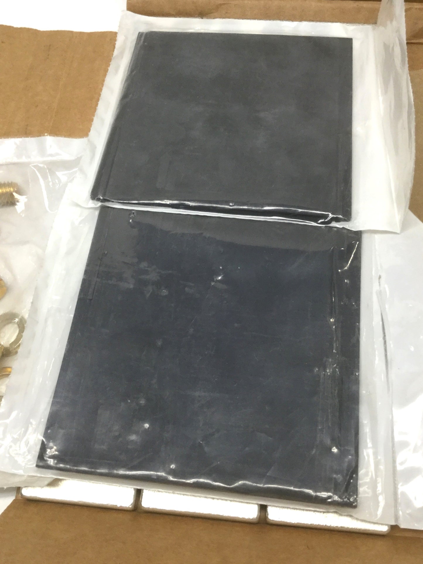 New – Open box Eaton 5104A24G02 Conductor Extension Kit, 3-Pole, N-Frame Circuit Breaker, 1200A