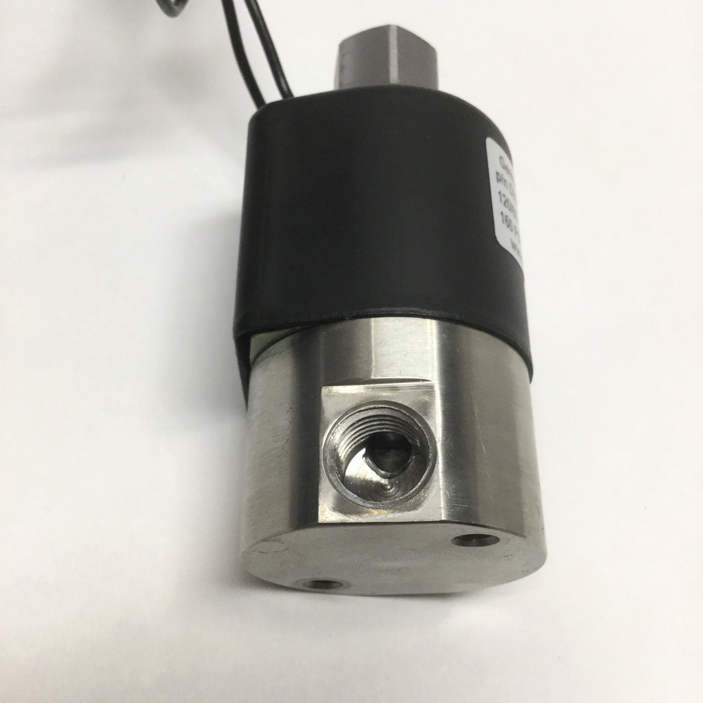 Used Gems Sensors D3311-S14 Solenoid Valve, 3-Way, 1/4" NPT, 120VAC Coil, 160psi