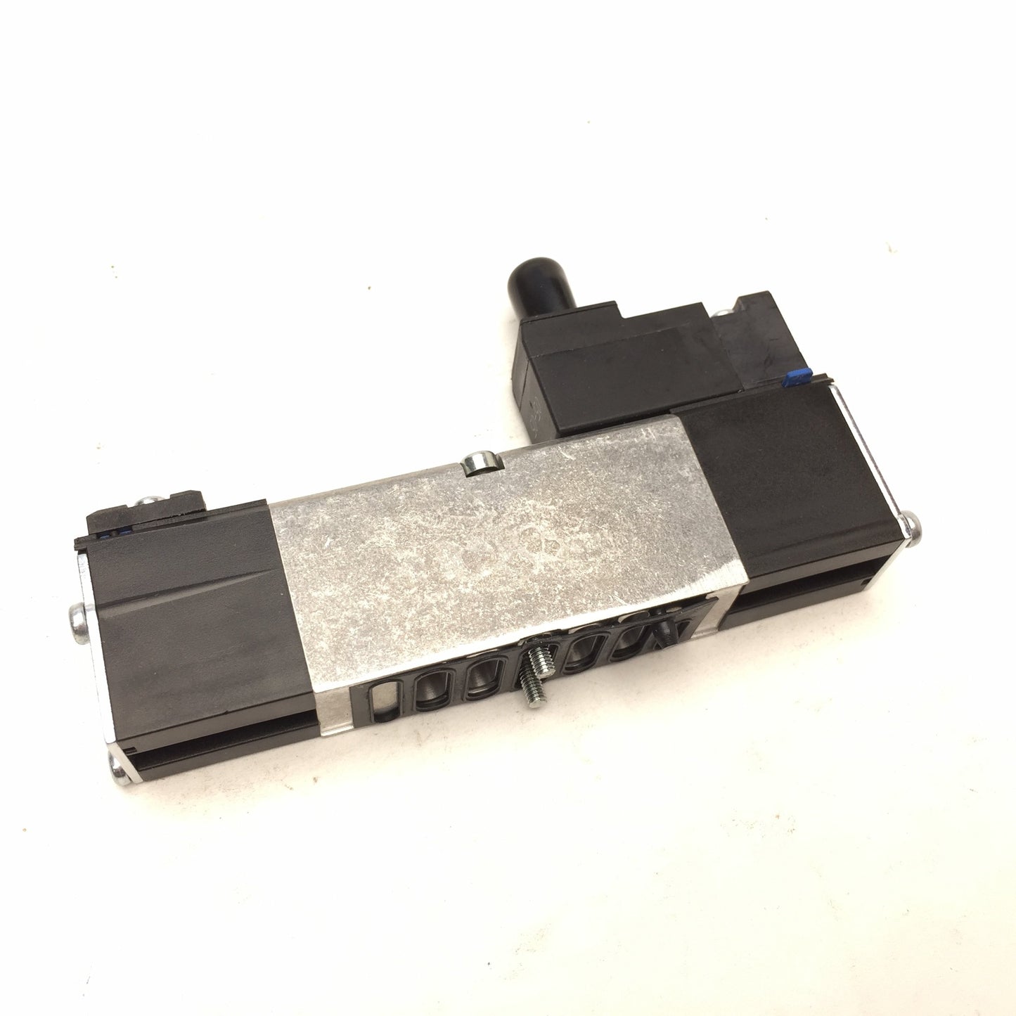 New Norgren V41513D-C313H Solenoid Valve, Voltage: 24VDC, Pressure: 0-10 Bar