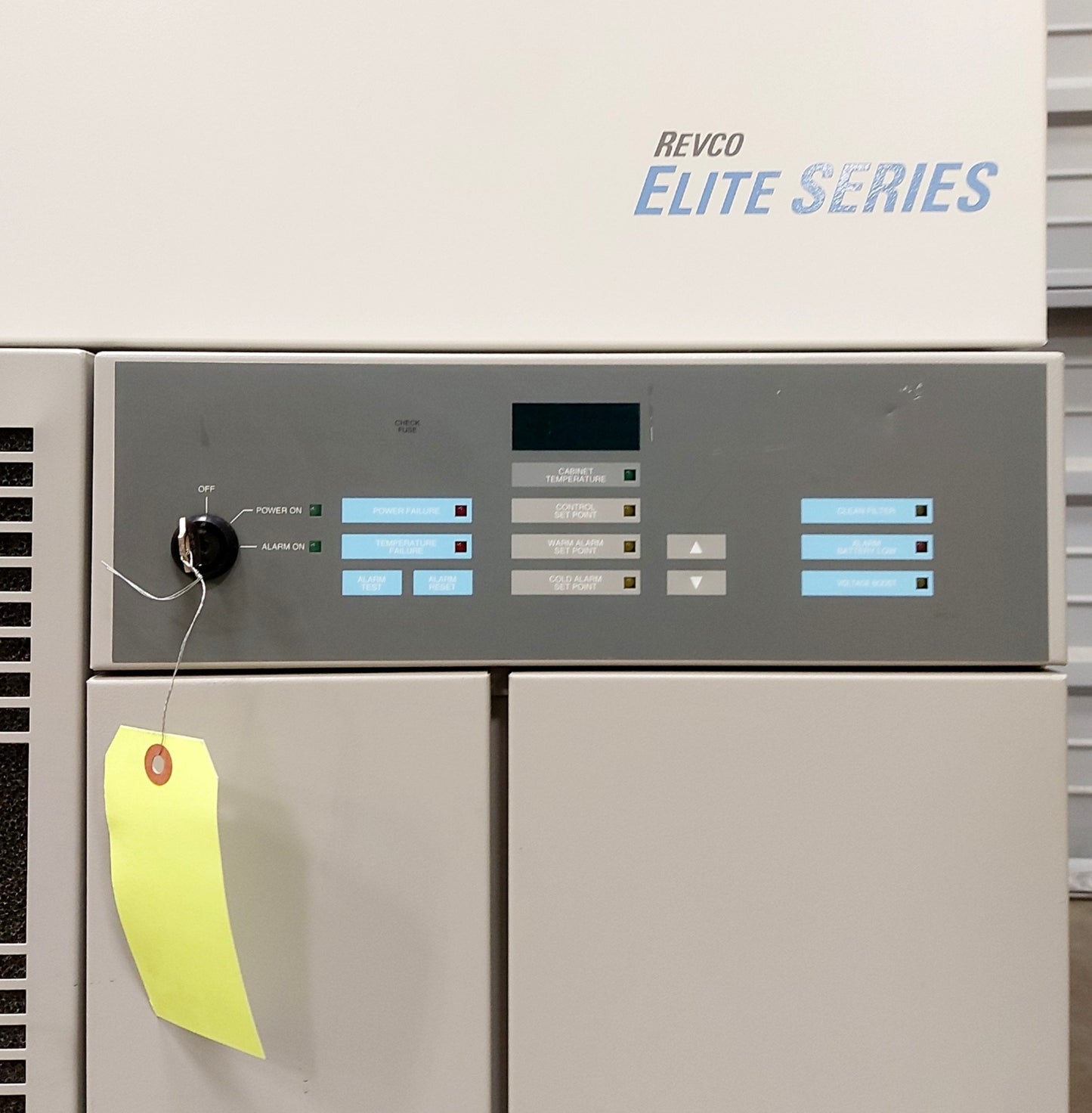 Used Thermo Scientific ULT-350-5-D32 Elite Chest Lab Freezer, -40℃, 3.1ft², 220VAC