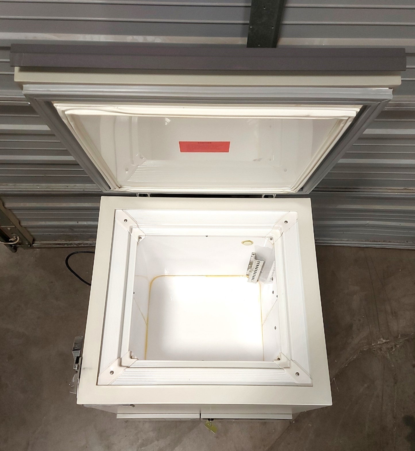 Used Thermo Scientific ULT-350-5-D32 Elite Chest Lab Freezer, -40℃, 3.1ft², 220VAC