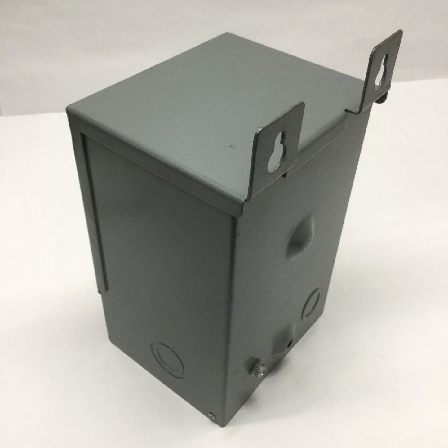 Used Hammond HPS Q1C0LEKB Titan Transformer 1kVA 240/480V Pri, 120/240V Sec, 1PH 60Hz