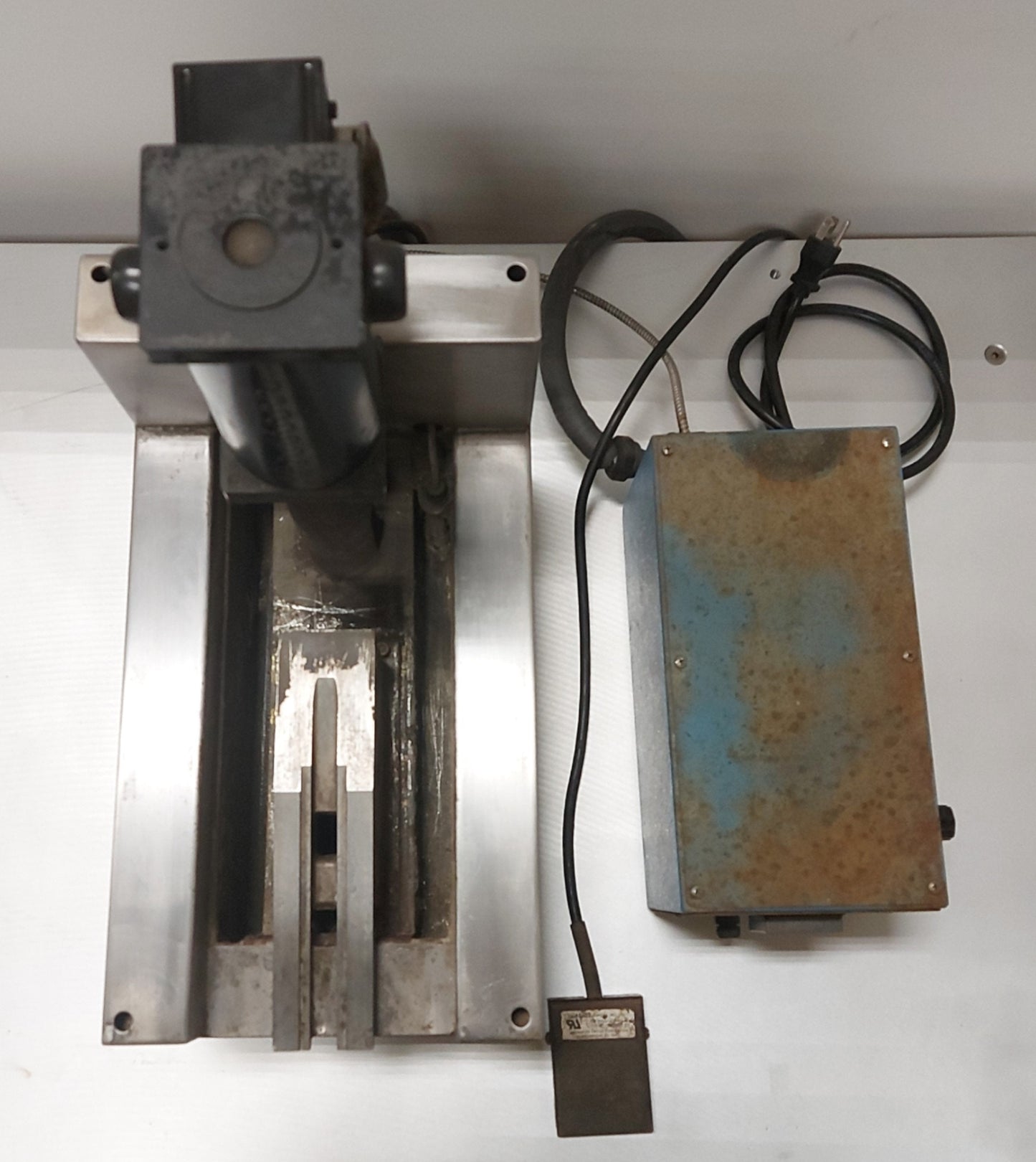 Used Wenseco M04D Wave Solder Pot 65lb Capacity 600°F 1500W 6 x 2" Wave 120VAC 12.5A