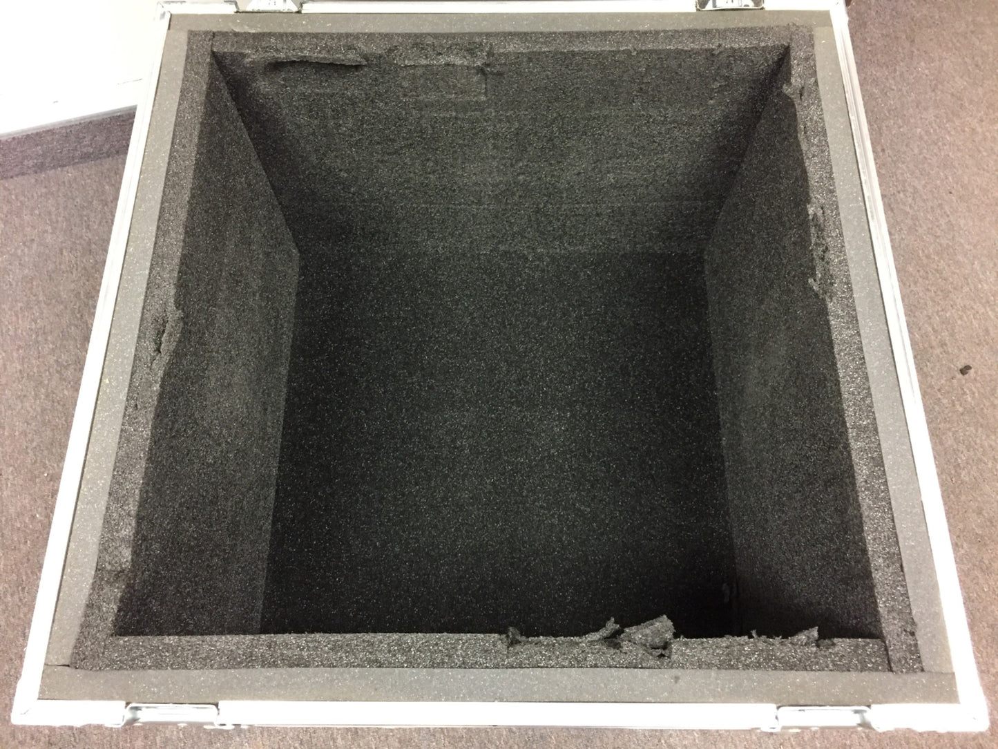 Used 30"x31"x24" Hard Plastic, Aluminum Trade Show Shipping Storage Case ID 24x24x18"