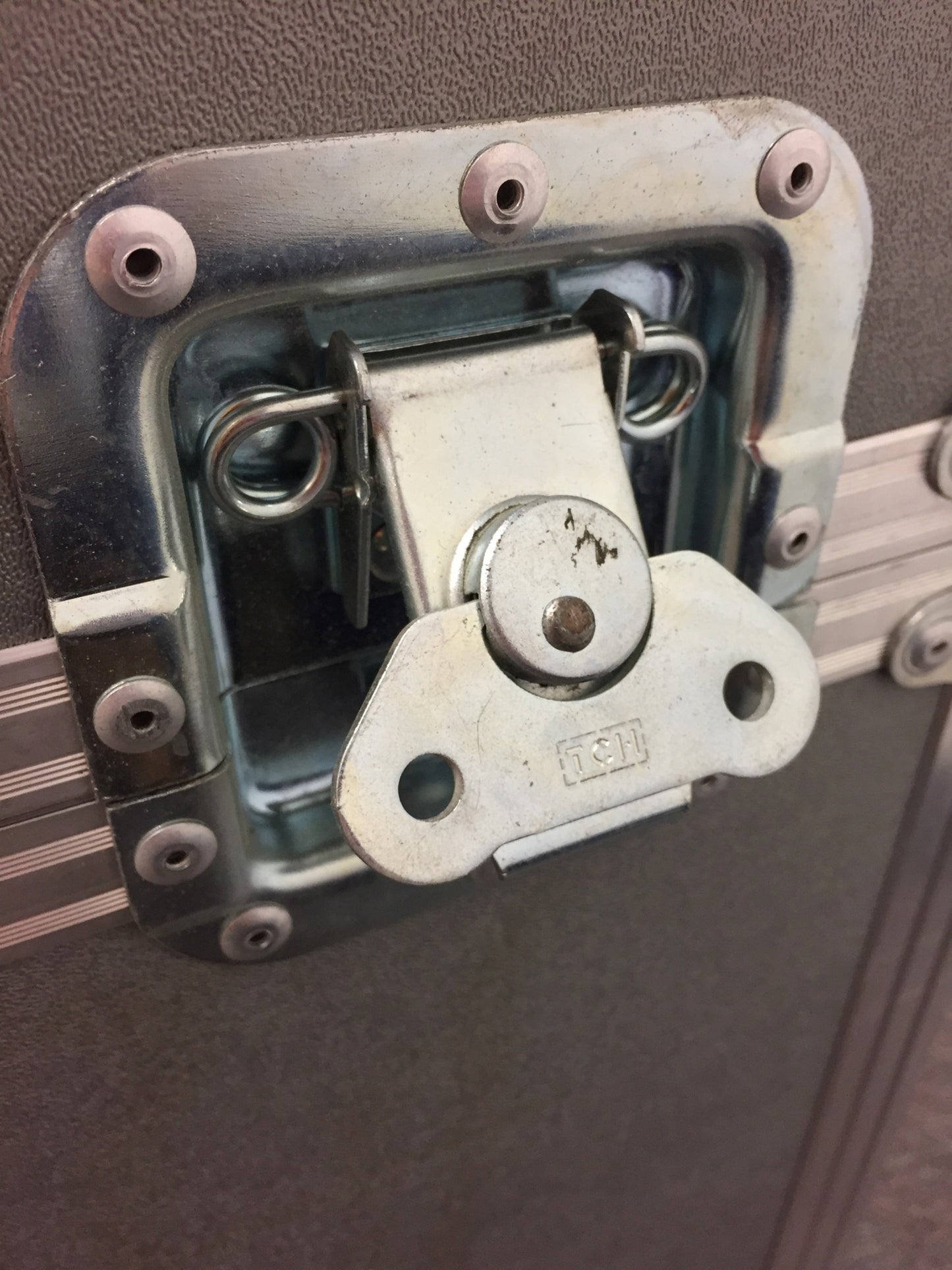 Used 30"x31"x24" Hard Plastic, Aluminum Trade Show Shipping Storage Case ID 24x24x18"