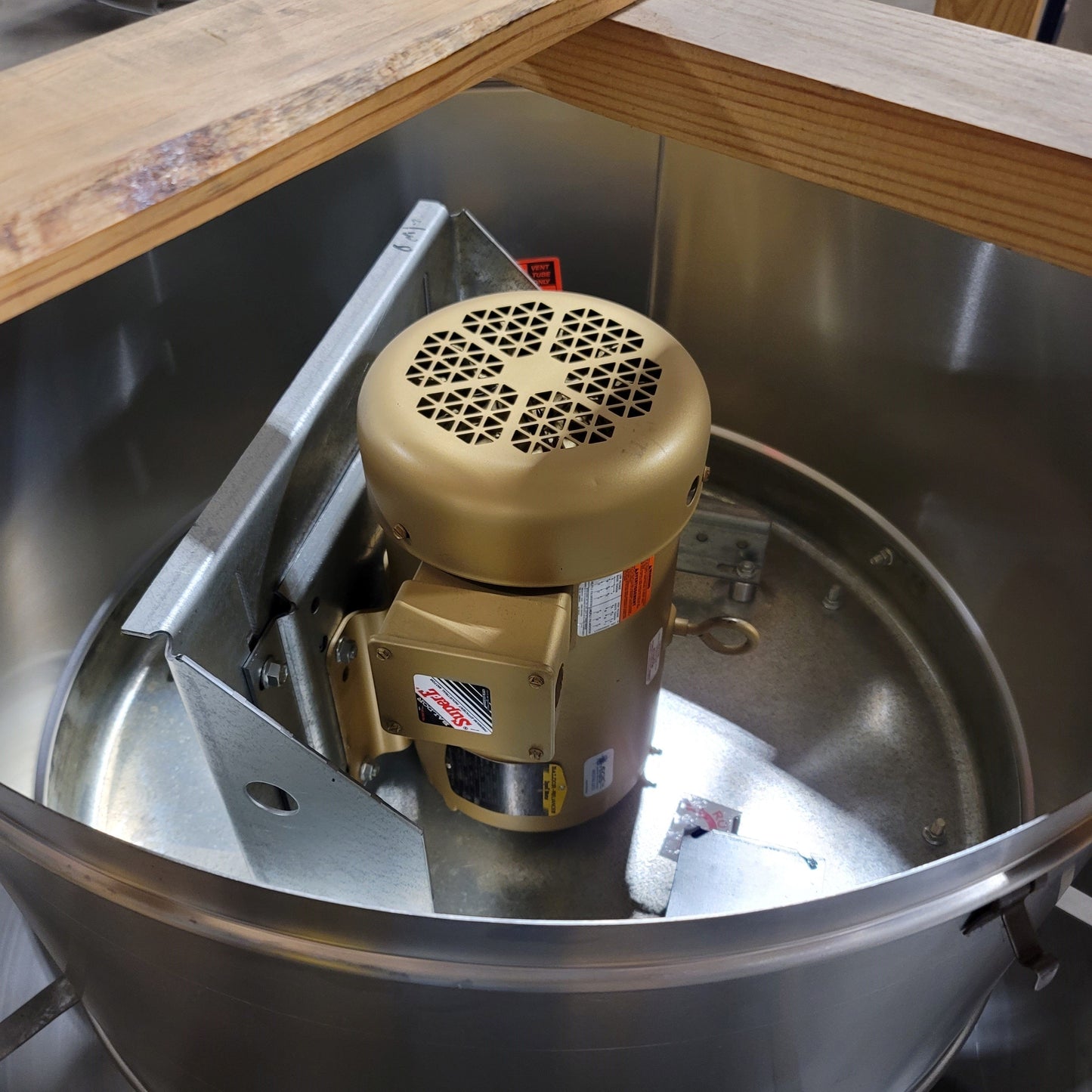 New – Open box Loren Cook 210W11D Wall Mount Centrifugal Exhaust Ventilator 5500CFM 460VAC 3-PH