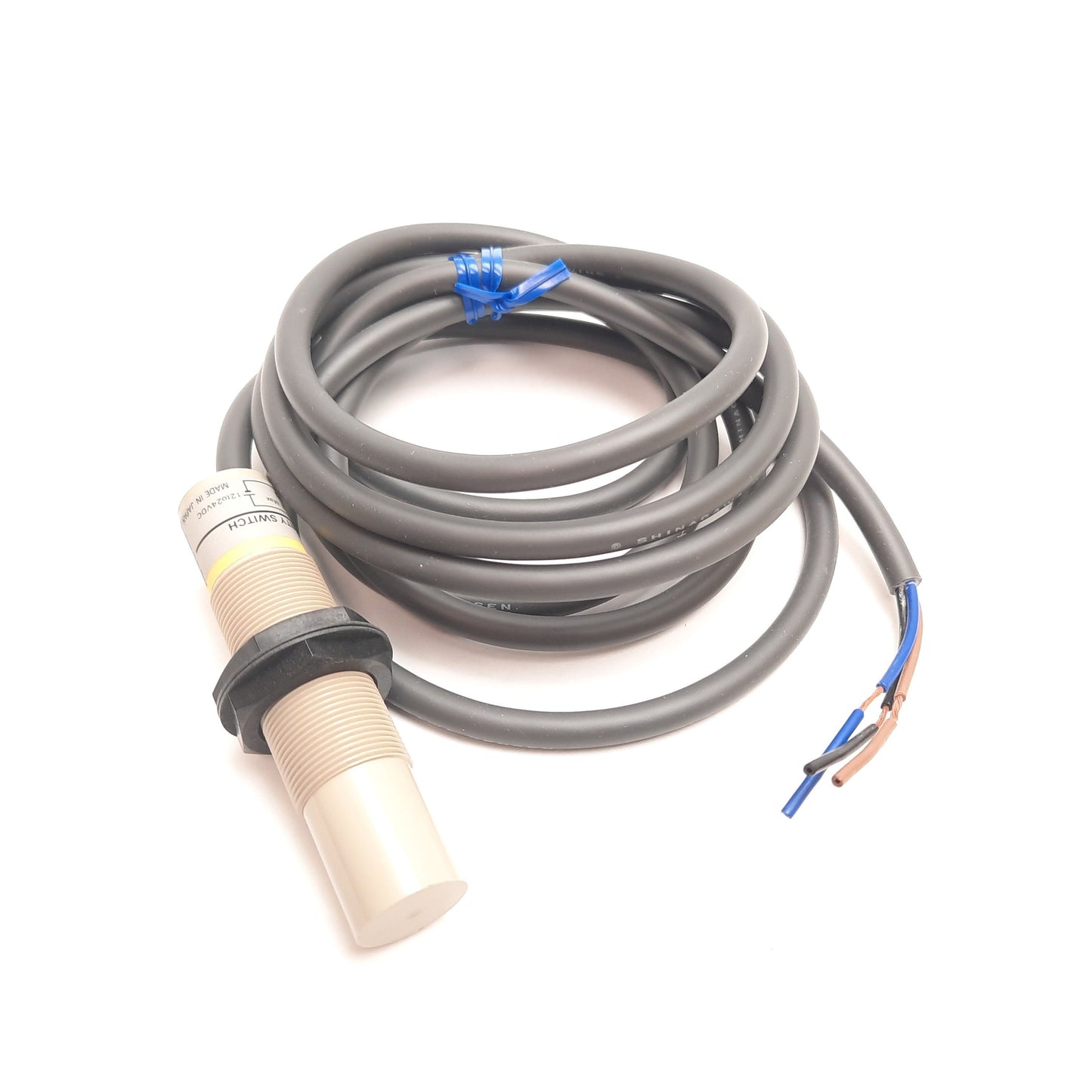 New Omron E2K-X8MF1 Capacitive Proximity Sensor, 8mm, 12-24VDC, 200mA, PNP N/O