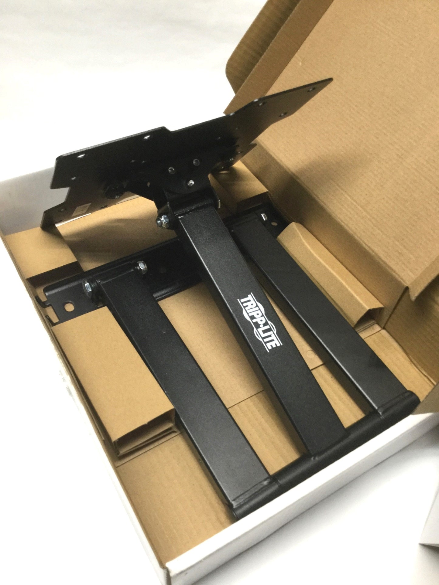 New TrippLite DWM1742MA Flat Panel LCD Screen Monitor Wall Mount Swivel/Tilt Arm