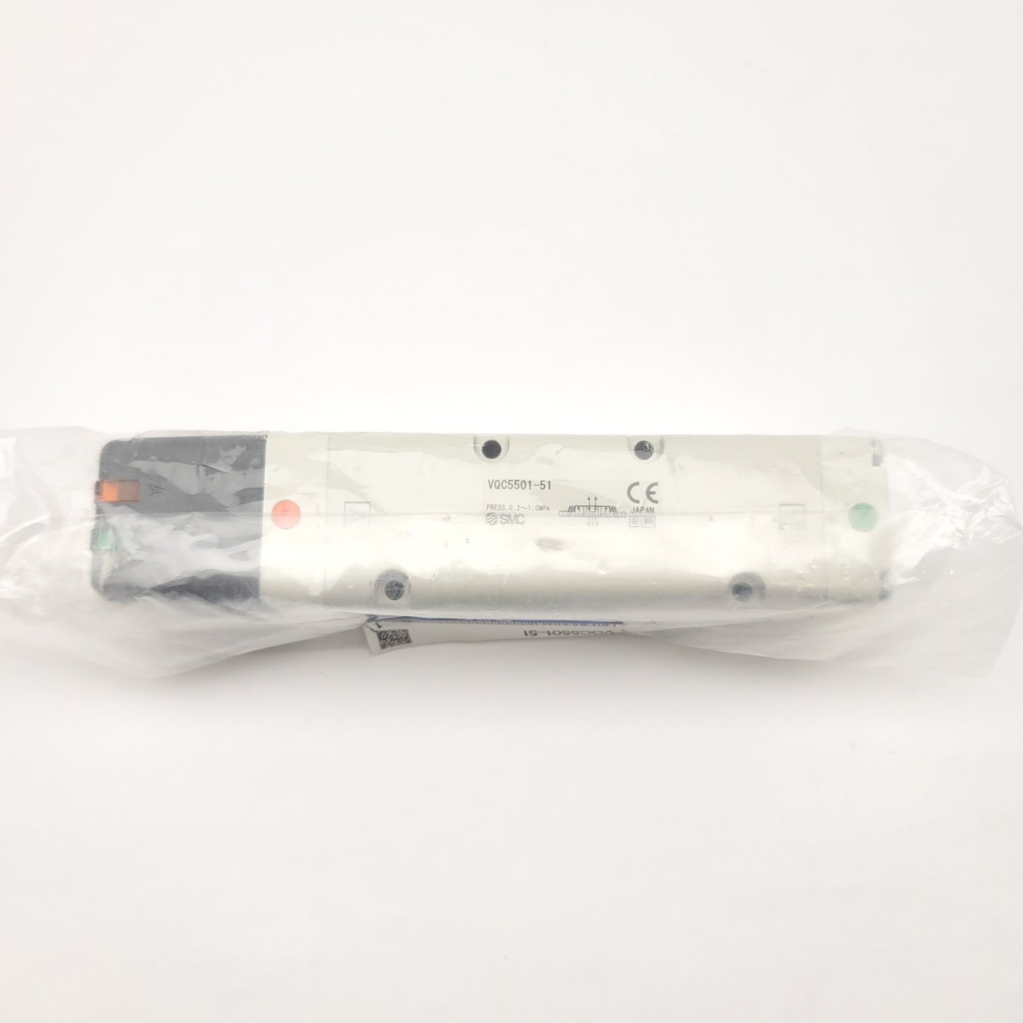 New SMC VQC5501-51 3-Position Pressure Center Solenoid Valve 1MPa, Coil: 24VDC