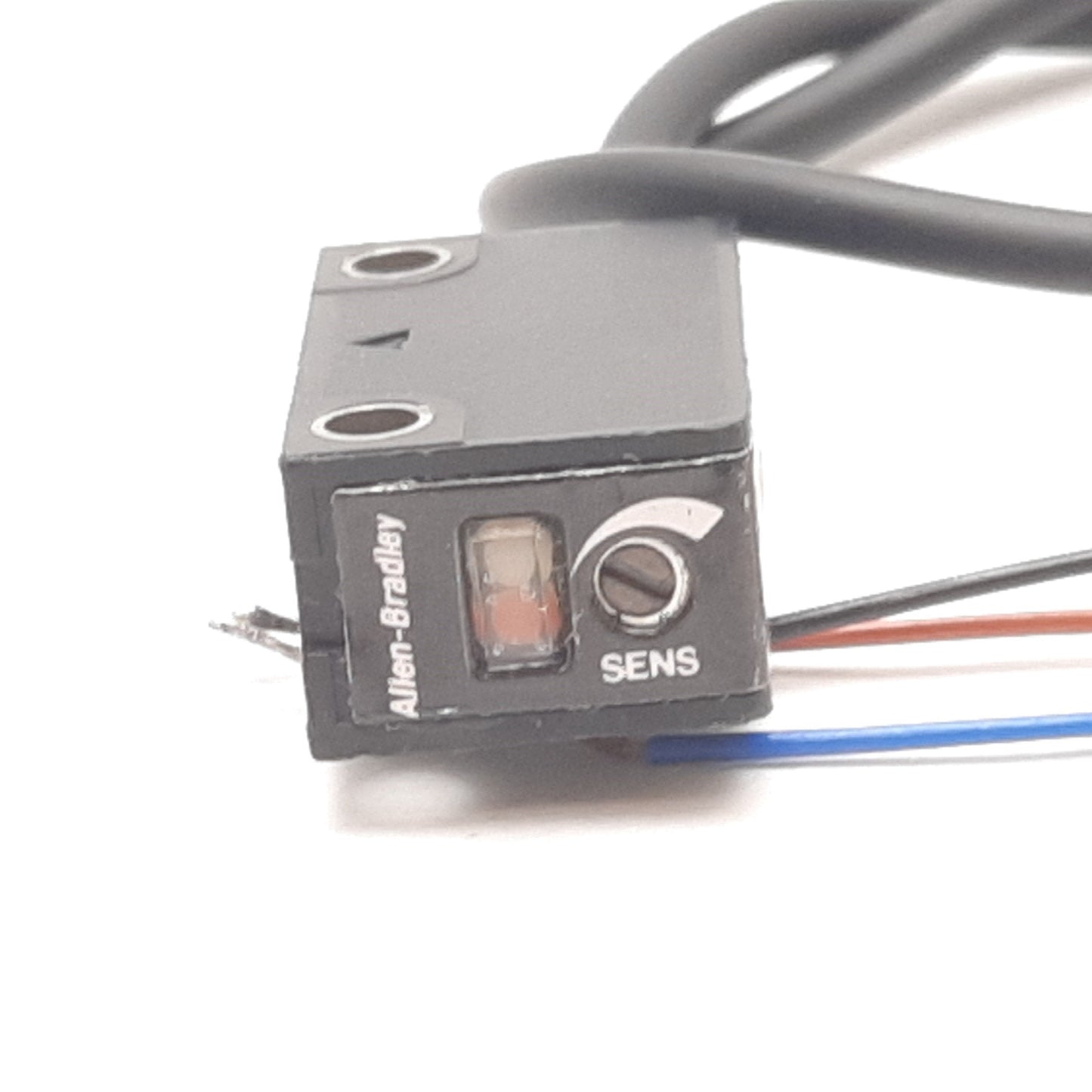 Used Allen Bradley 42KB-S2LPSA-A2 Photoelectric Sensor, 30mm, 12-24VDC, PNP Output