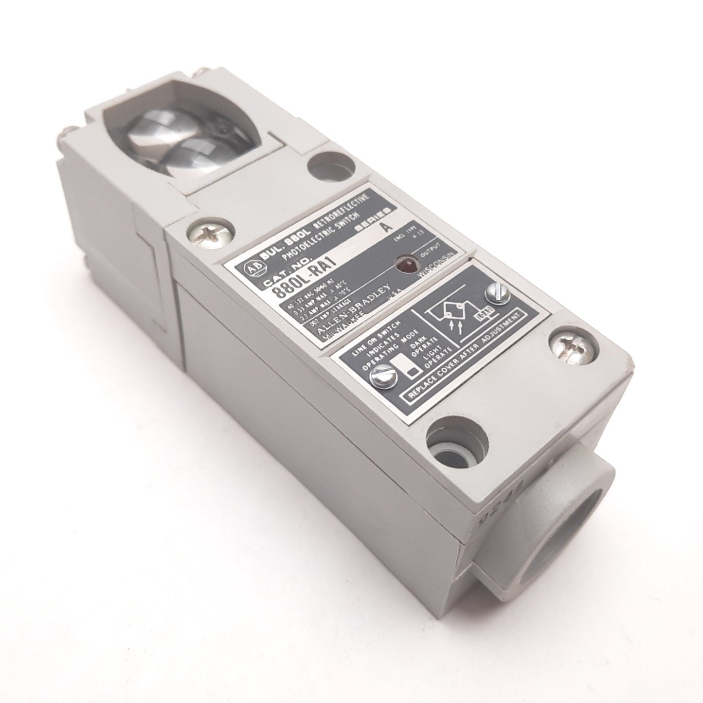 New Other Allen Bradley 880L-RA1 Retroreflective Photoelectric Sensor, 40-132VAC 0.33A